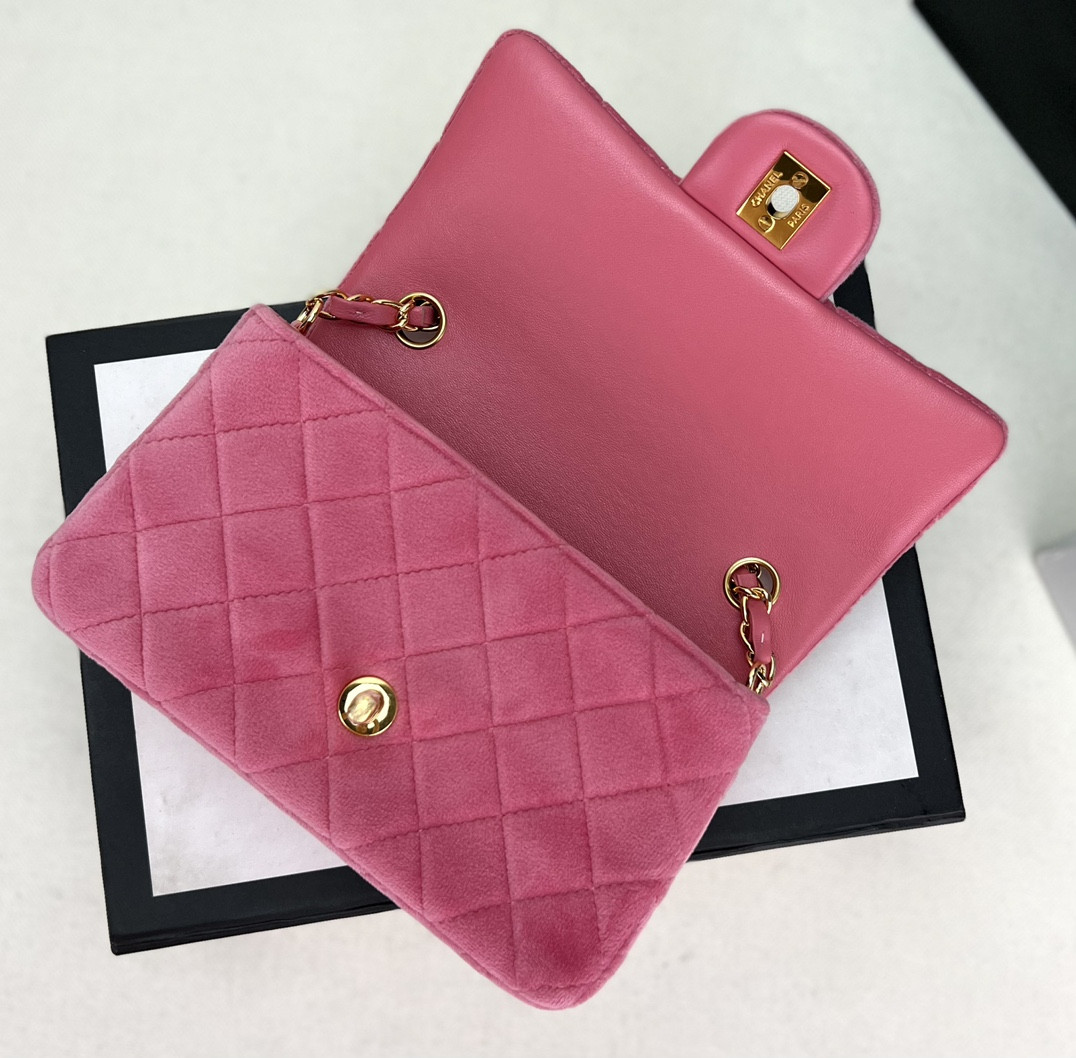Ch**el Classic Flap Bag 20cm