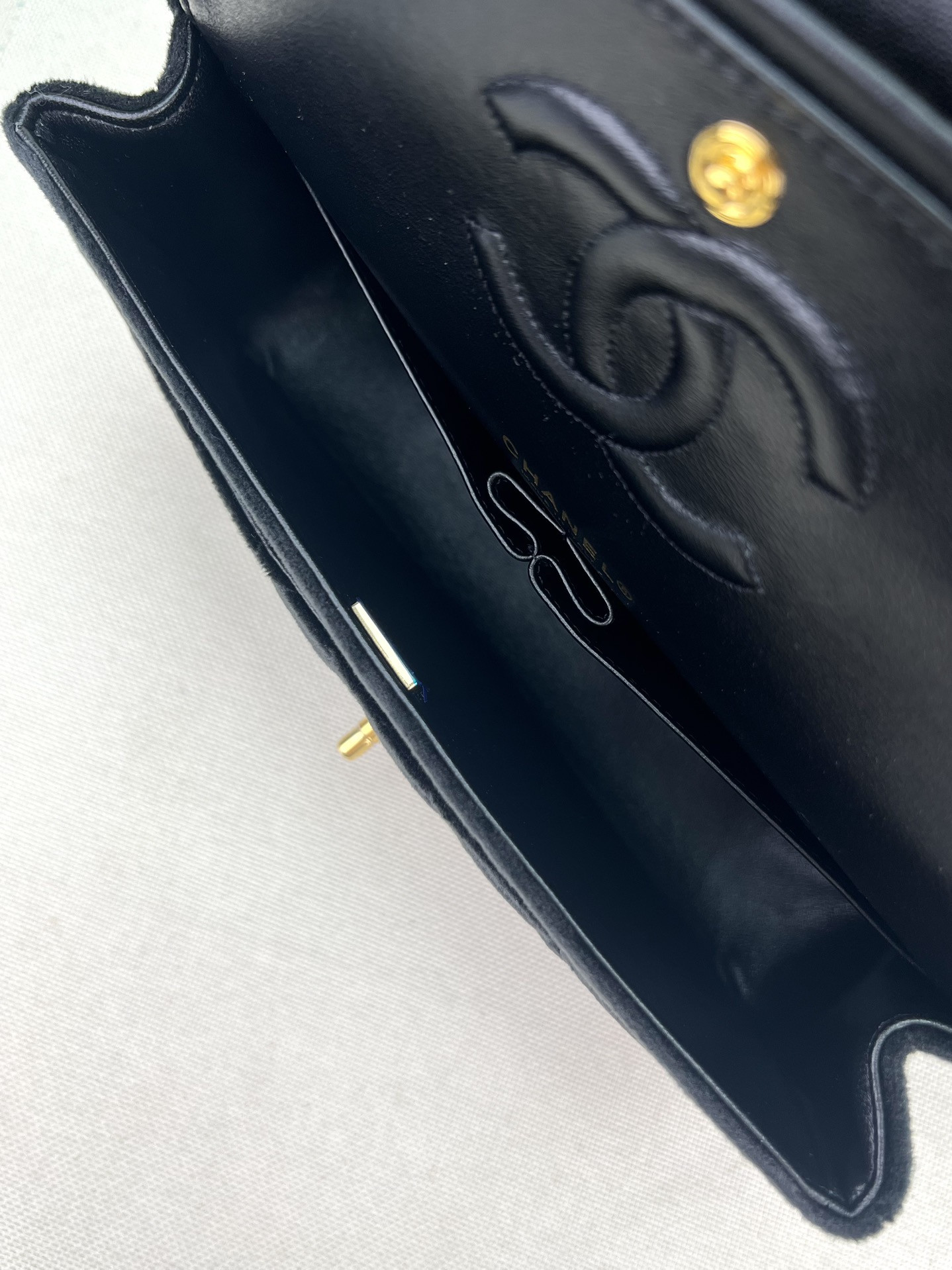 Ch**el Classic Flap Bag 25cm