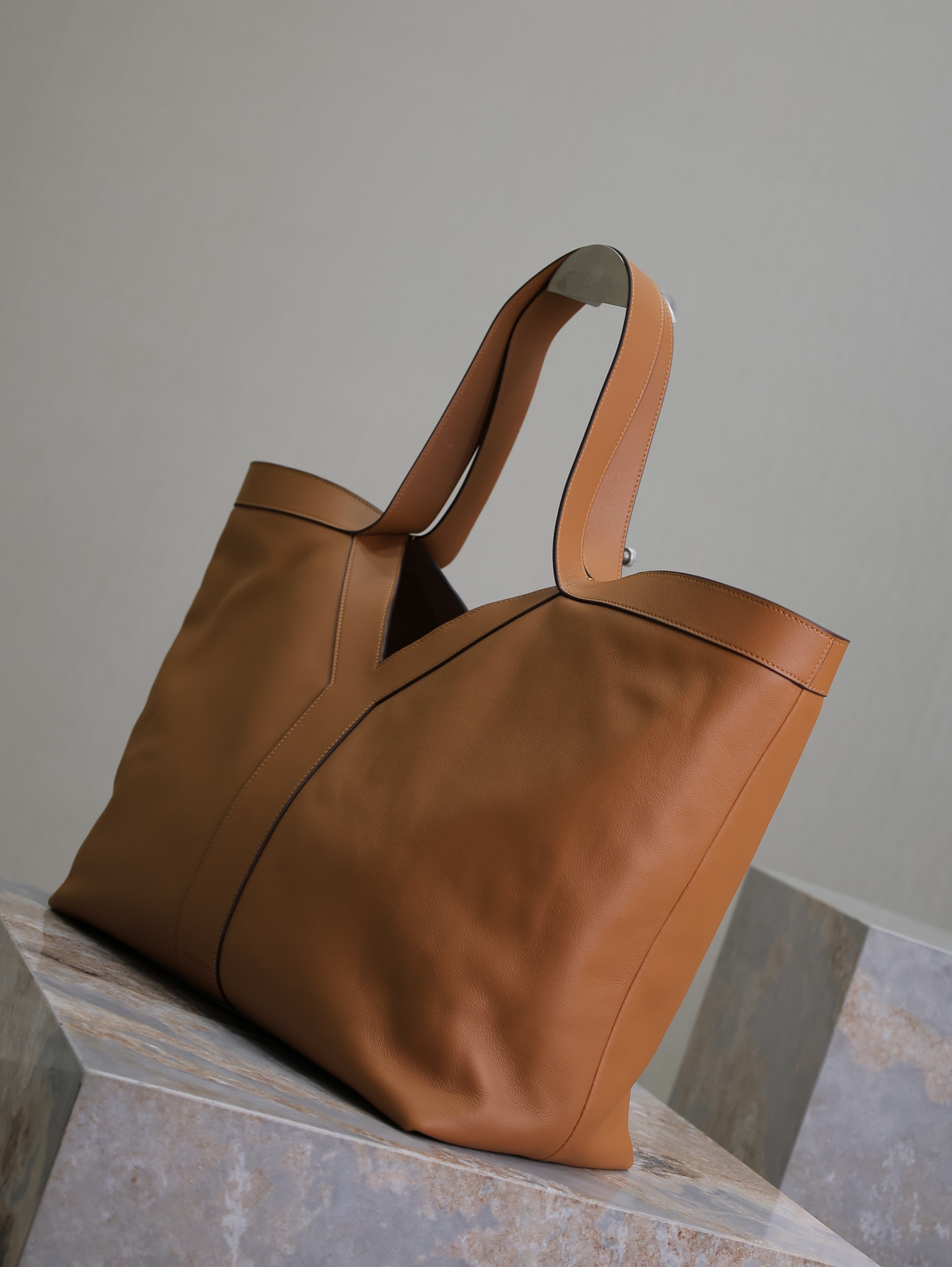Y51 WHY TOTE 38 39x34x22cm