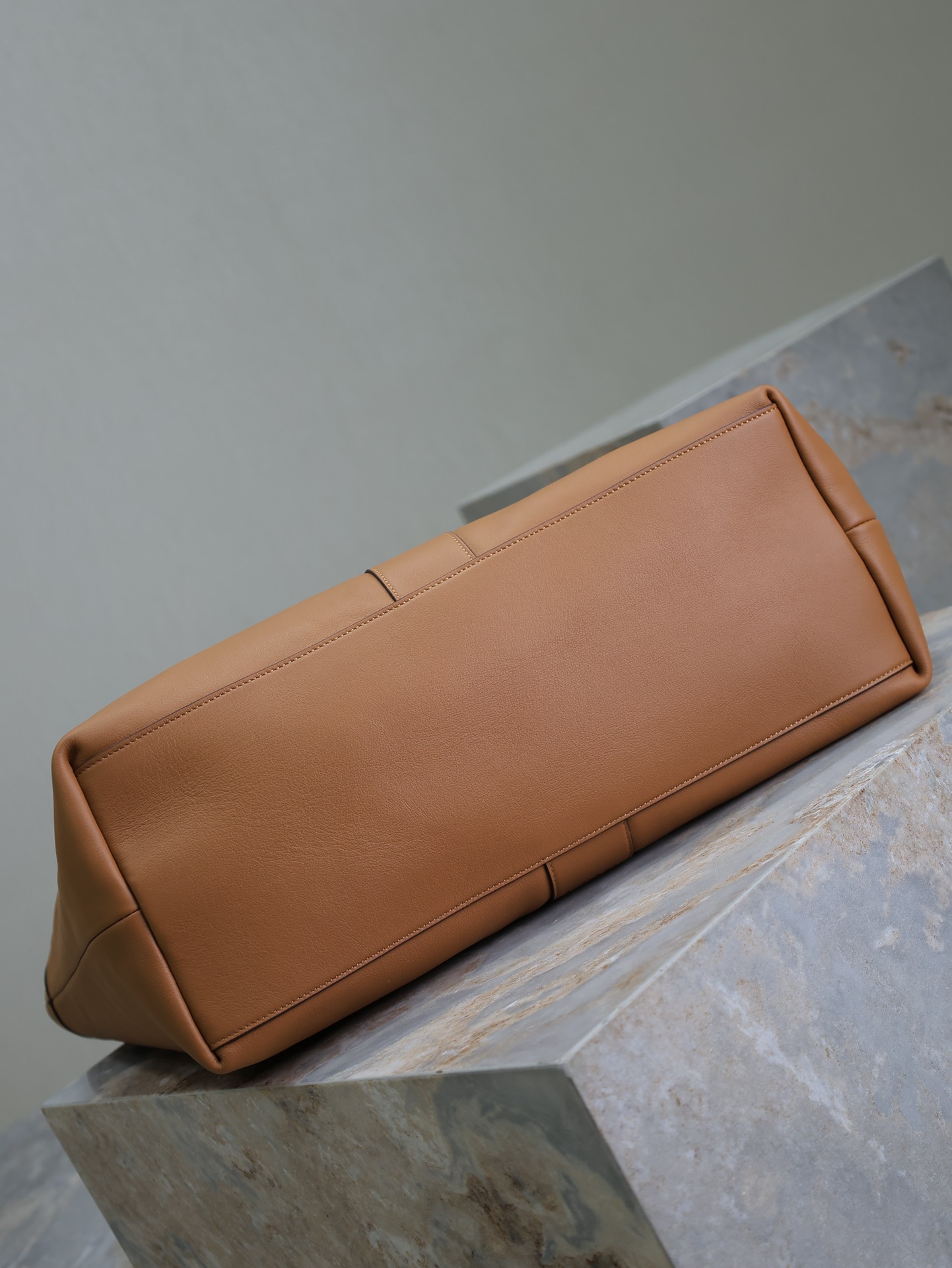 Y51 WHY TOTE 38 39x34x22cm