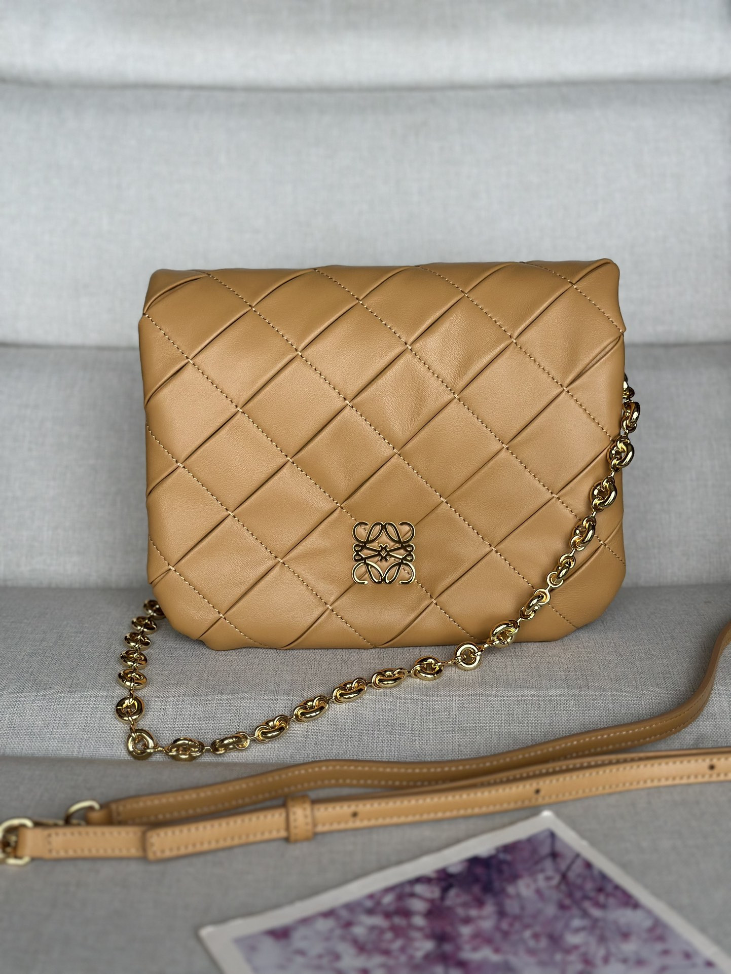 L0ew* Puffer Goya in pleated shiny nappa lambskin 23x17x9cm