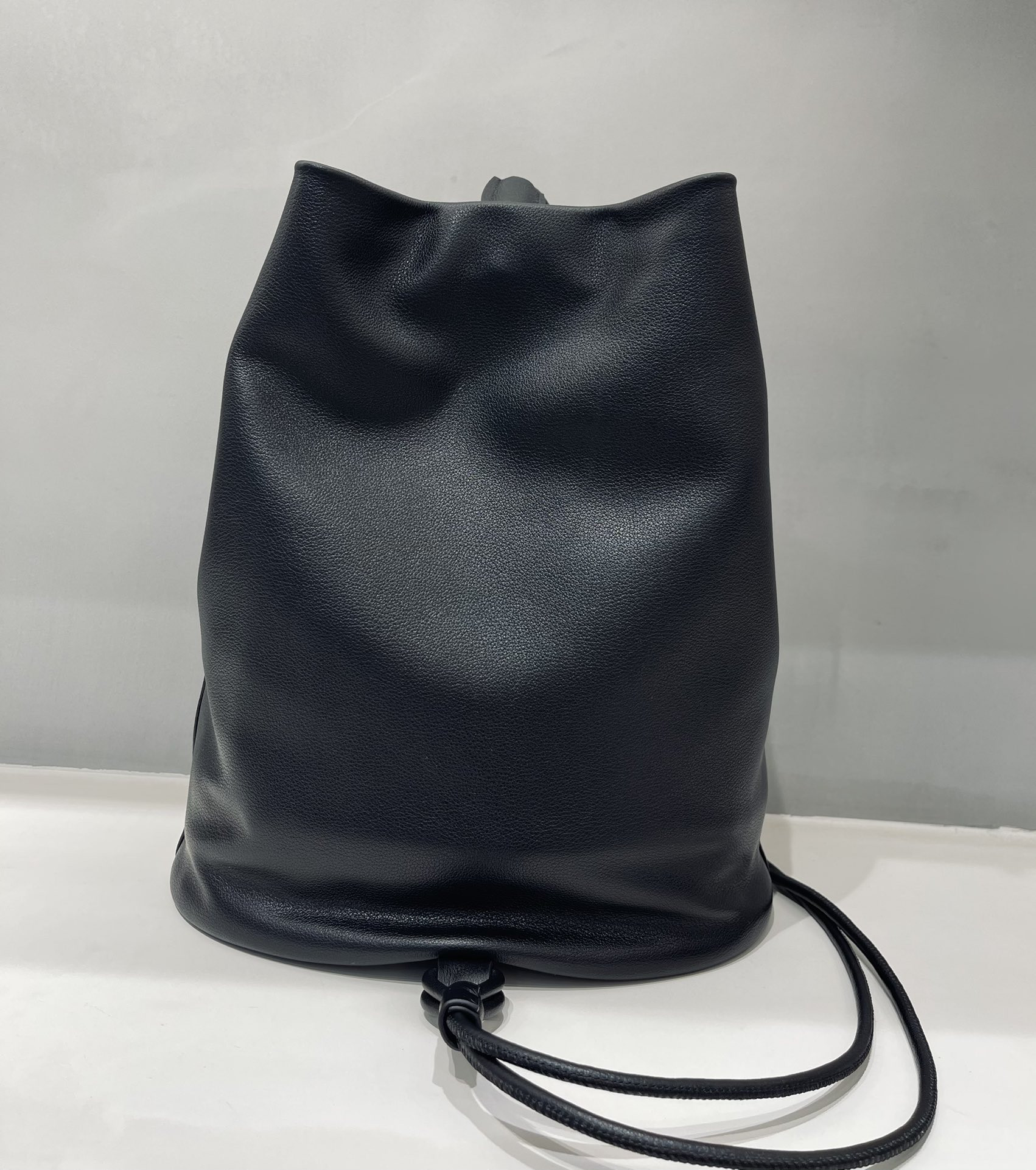 The R0w Park Tote Bag in Leather 25x31x16cm