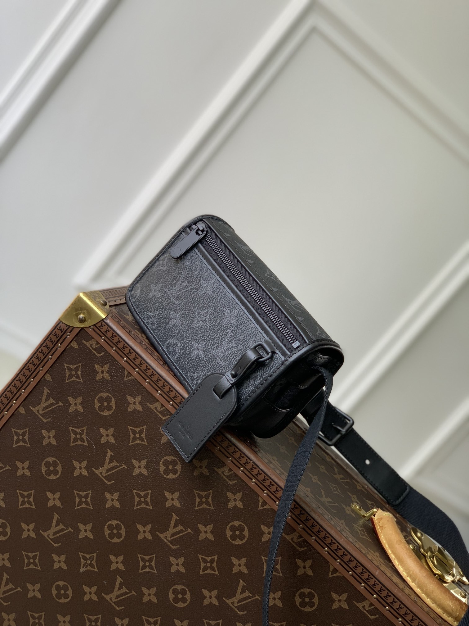 LV Bosphore Wearable Wallet M12599 12 x 7 x 19 cm