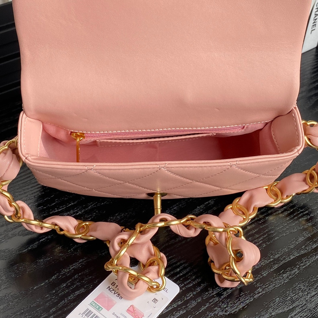 Ch**el FALL-WINTER 2024-25 SMALL FLAP BAG 13x21x7cm