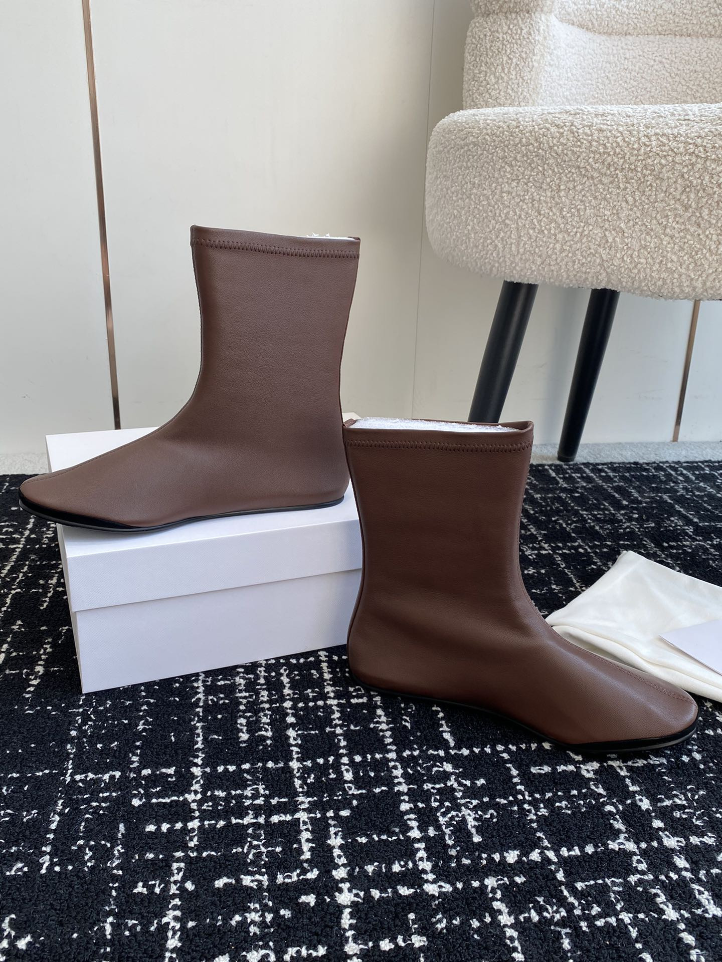 UA The R0w Boot
