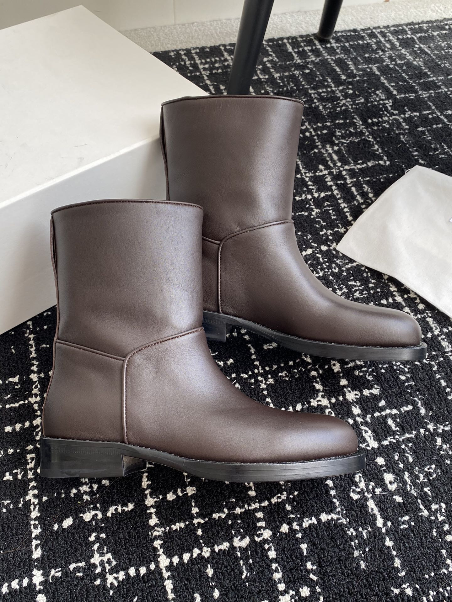 UA The R0w Boot