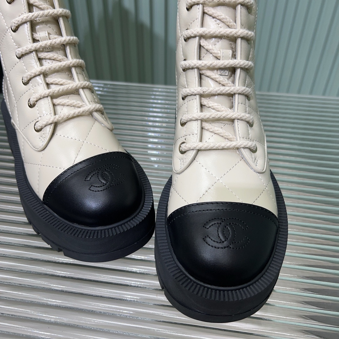 UA Ch**el Boot