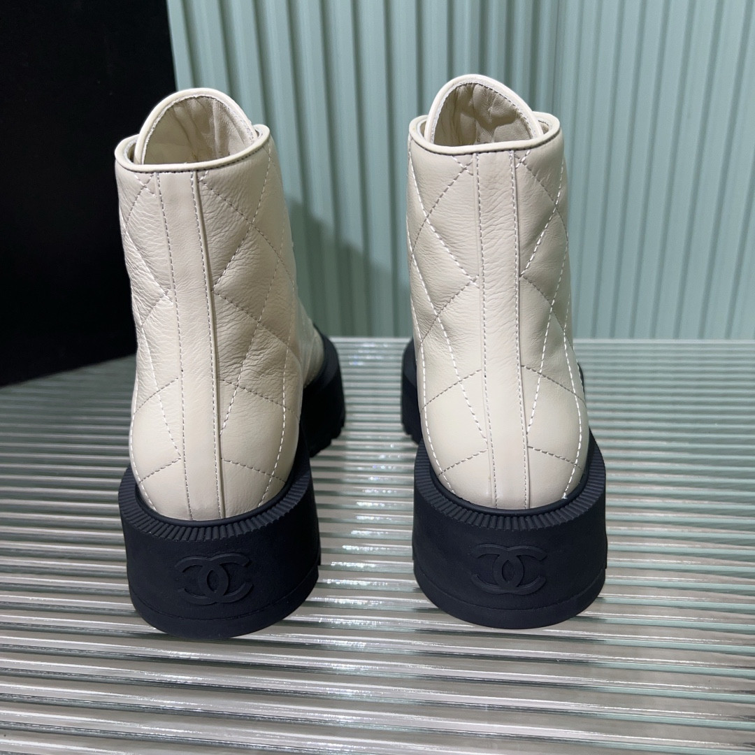 UA Ch**el Boot