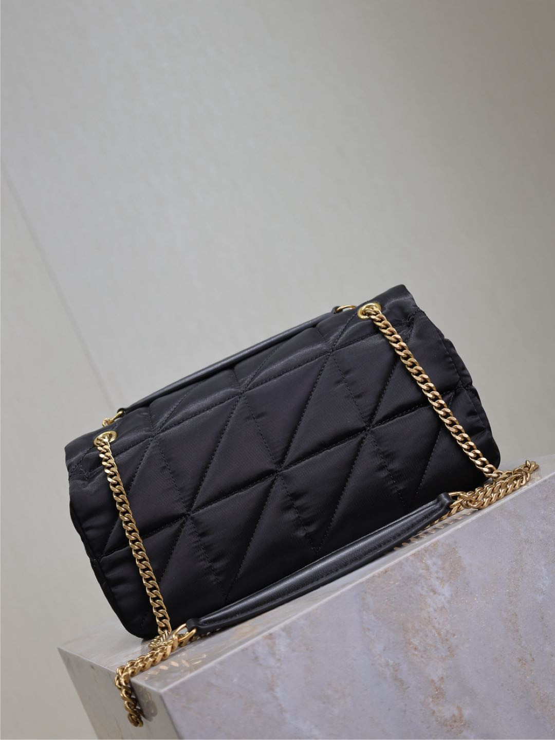Y51 Jamie Medium in Nylon 25x15x7.5cm