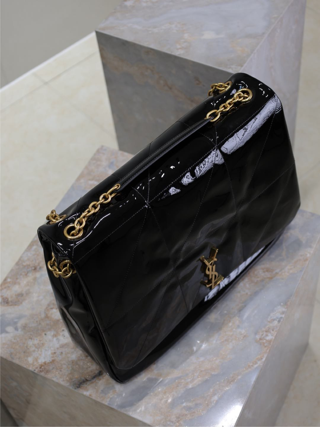 Y51 large jamie 4.3 in patent effect fabric