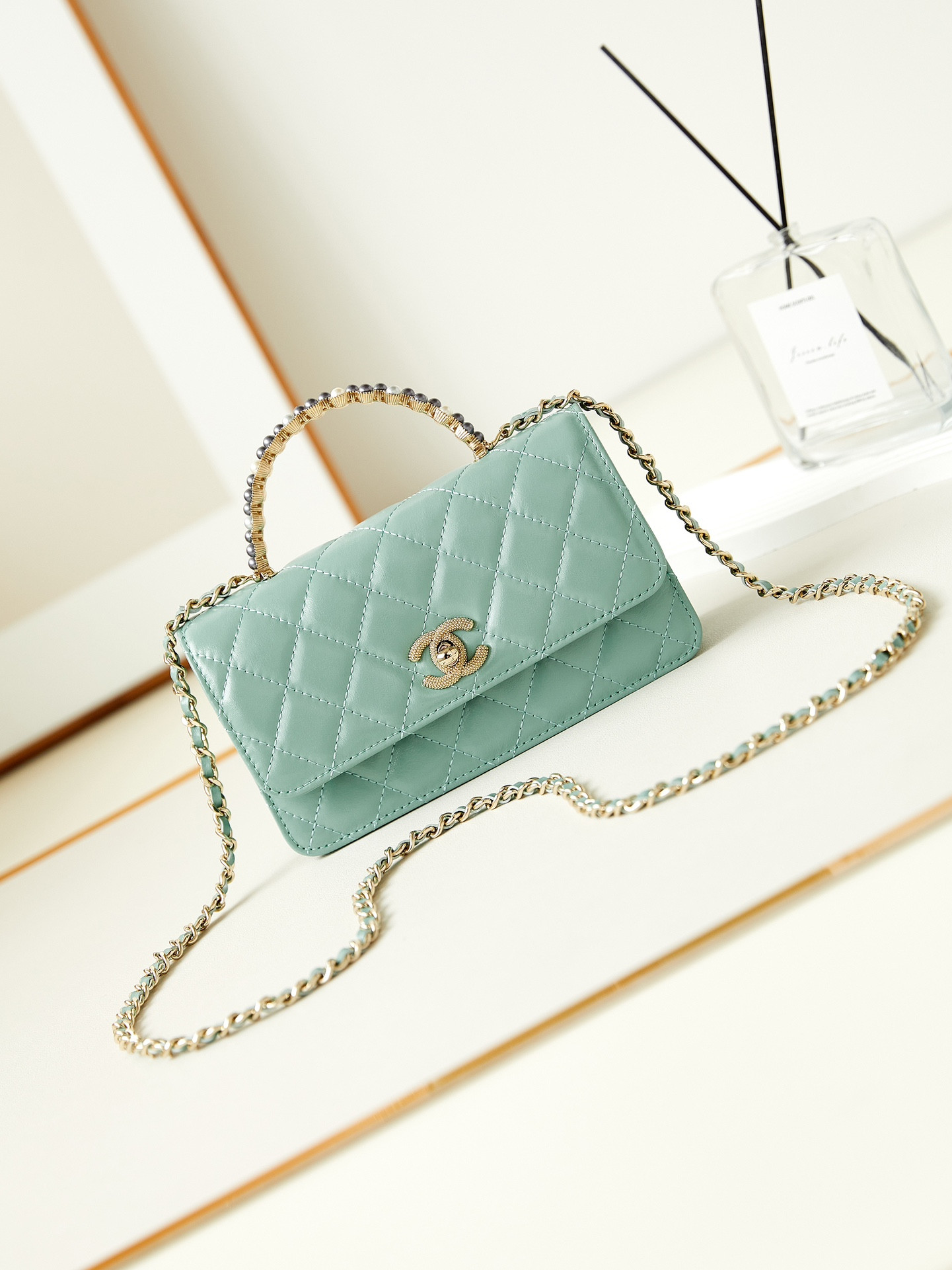 Ch**el 24P woc CLASSIC WALLET ON CHAIN 11x18.5x6cm