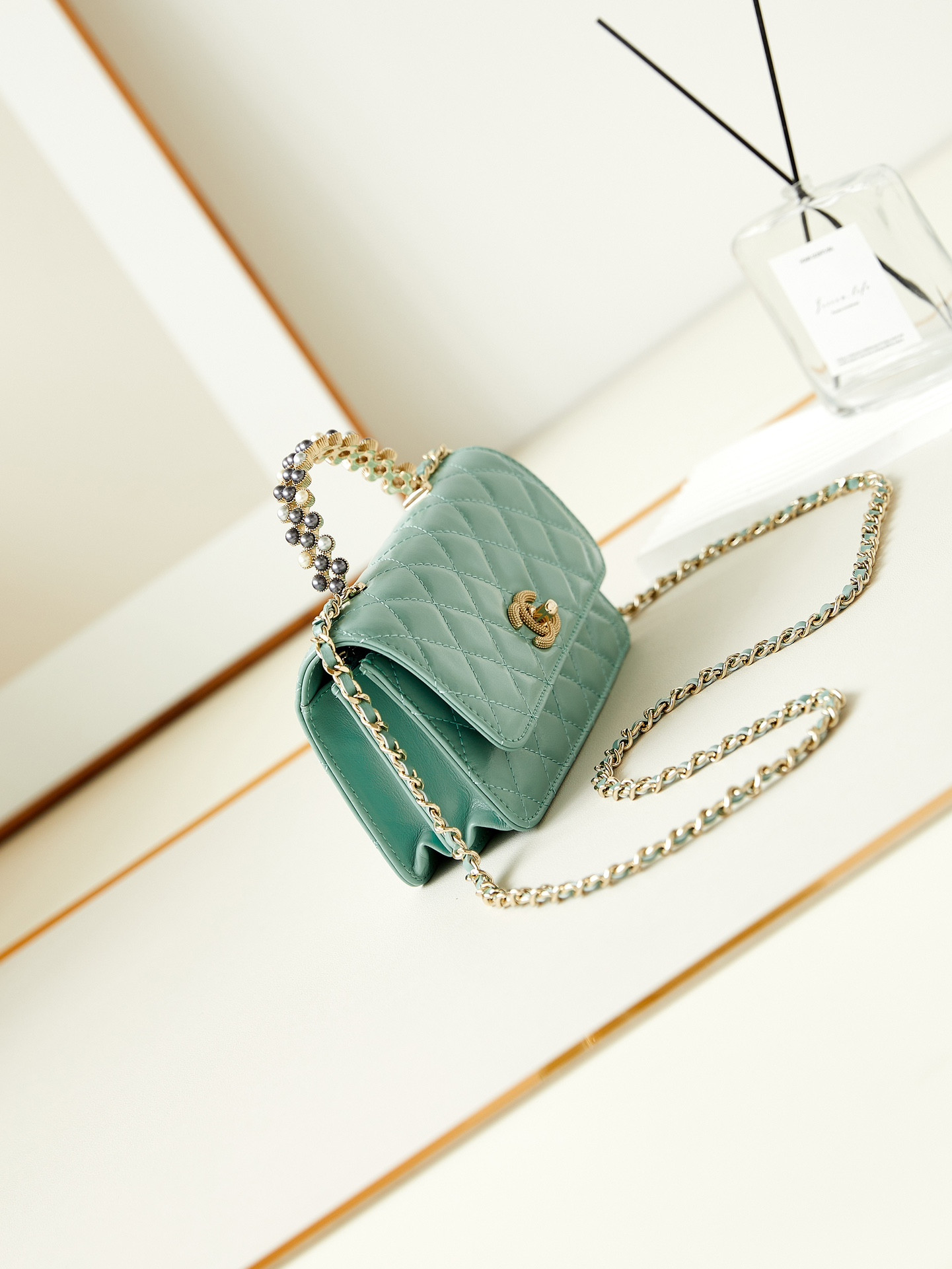 Ch**el 24P woc CLASSIC WALLET ON CHAIN 11x18.5x6cm