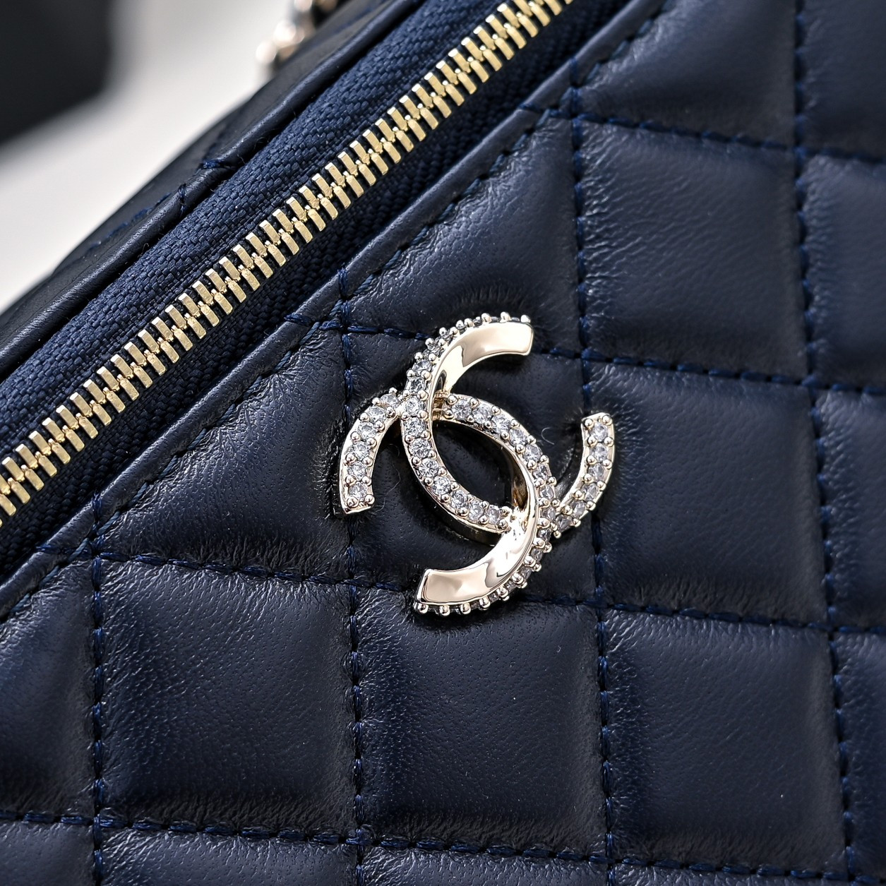 Ch**el Clutch With Chain 17cm