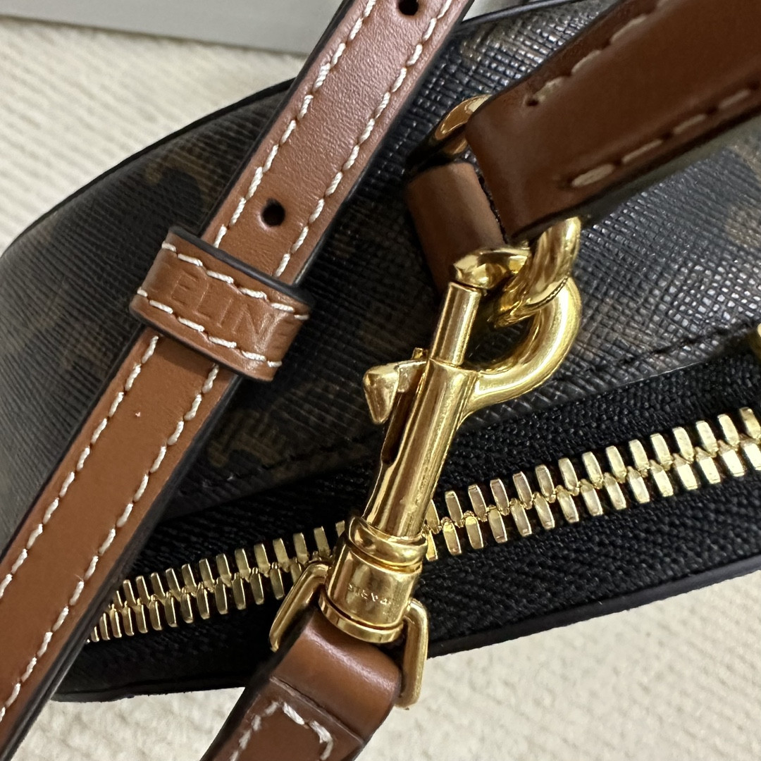 Ce1i*e HALF MOON CASE IN triomphe canvas and calfskin 17.5x12x6cm