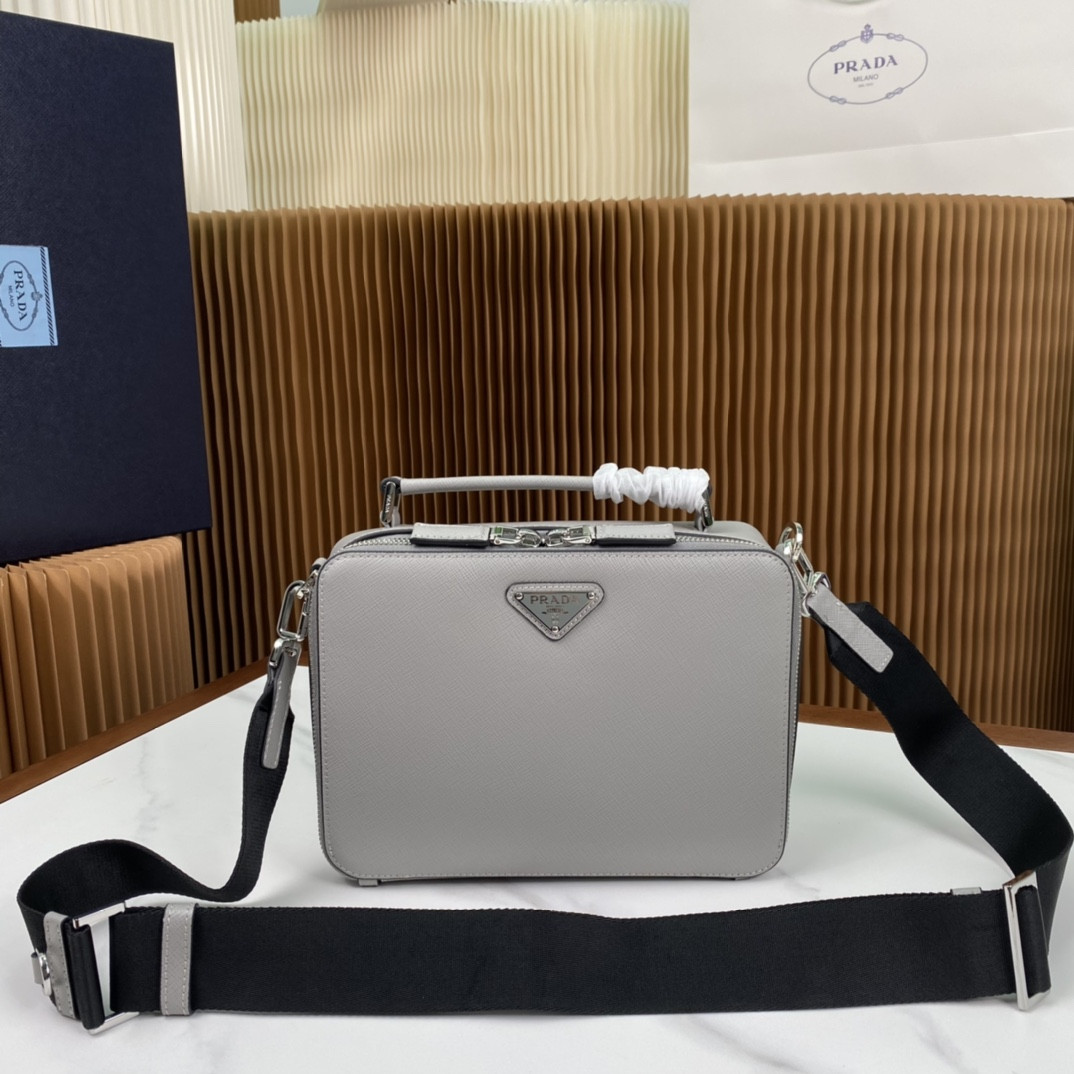 Pra*a Medium Brique Saffiano leather bag 22x16x6cm