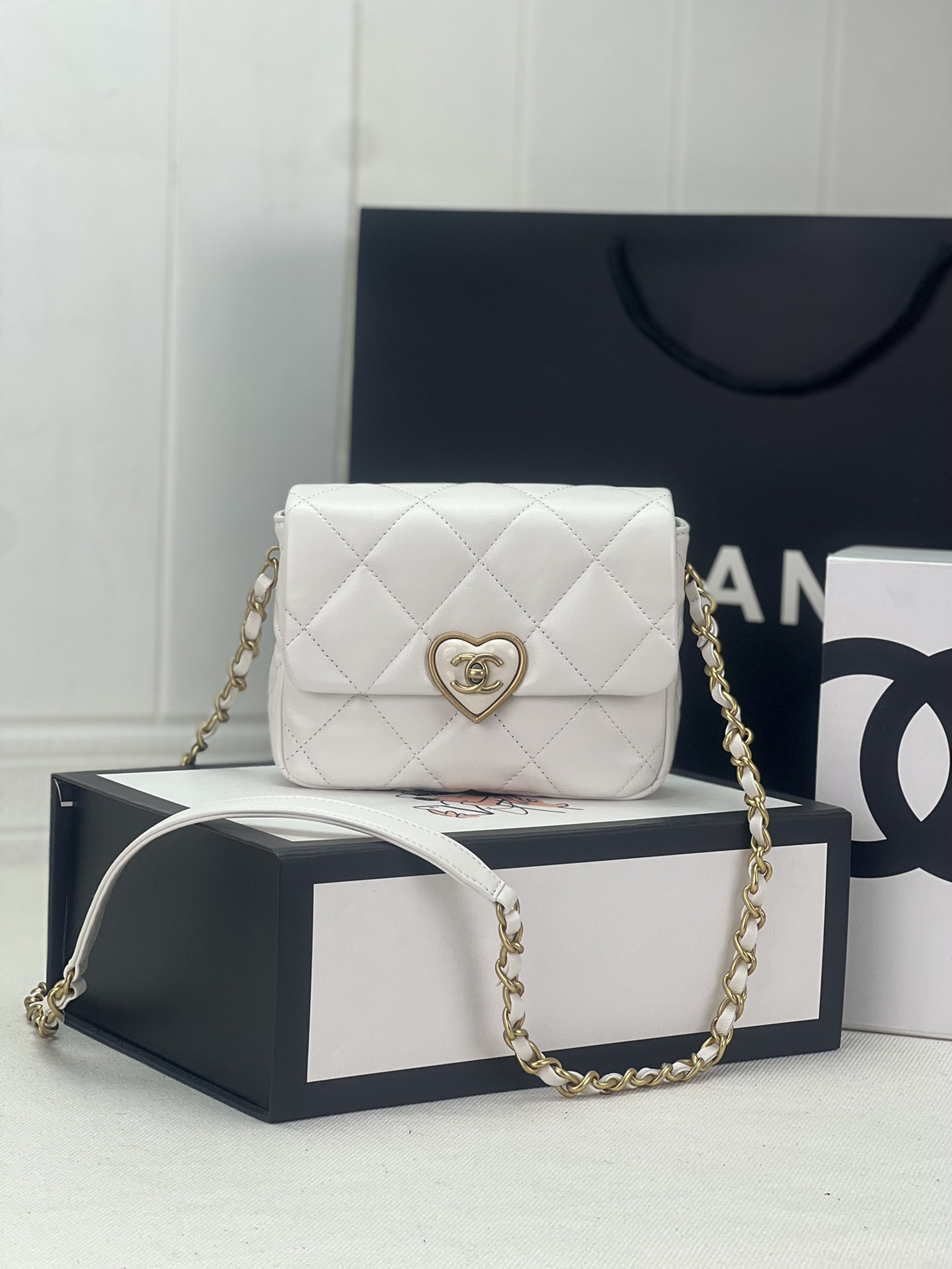Ch**el FLAP HANDBAG CF 18x13.5x5.5cm