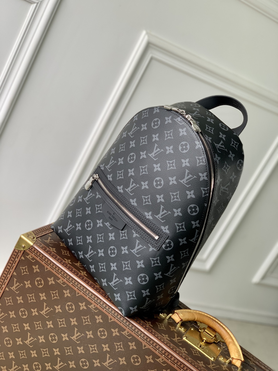 LV Discovery Slim Backpack M14020 28x38x13cm