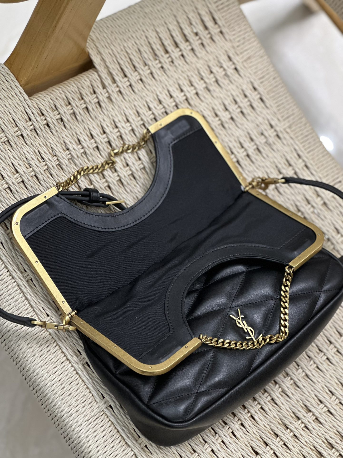 Y51 87 in quilted lambskin 26x13x5cm