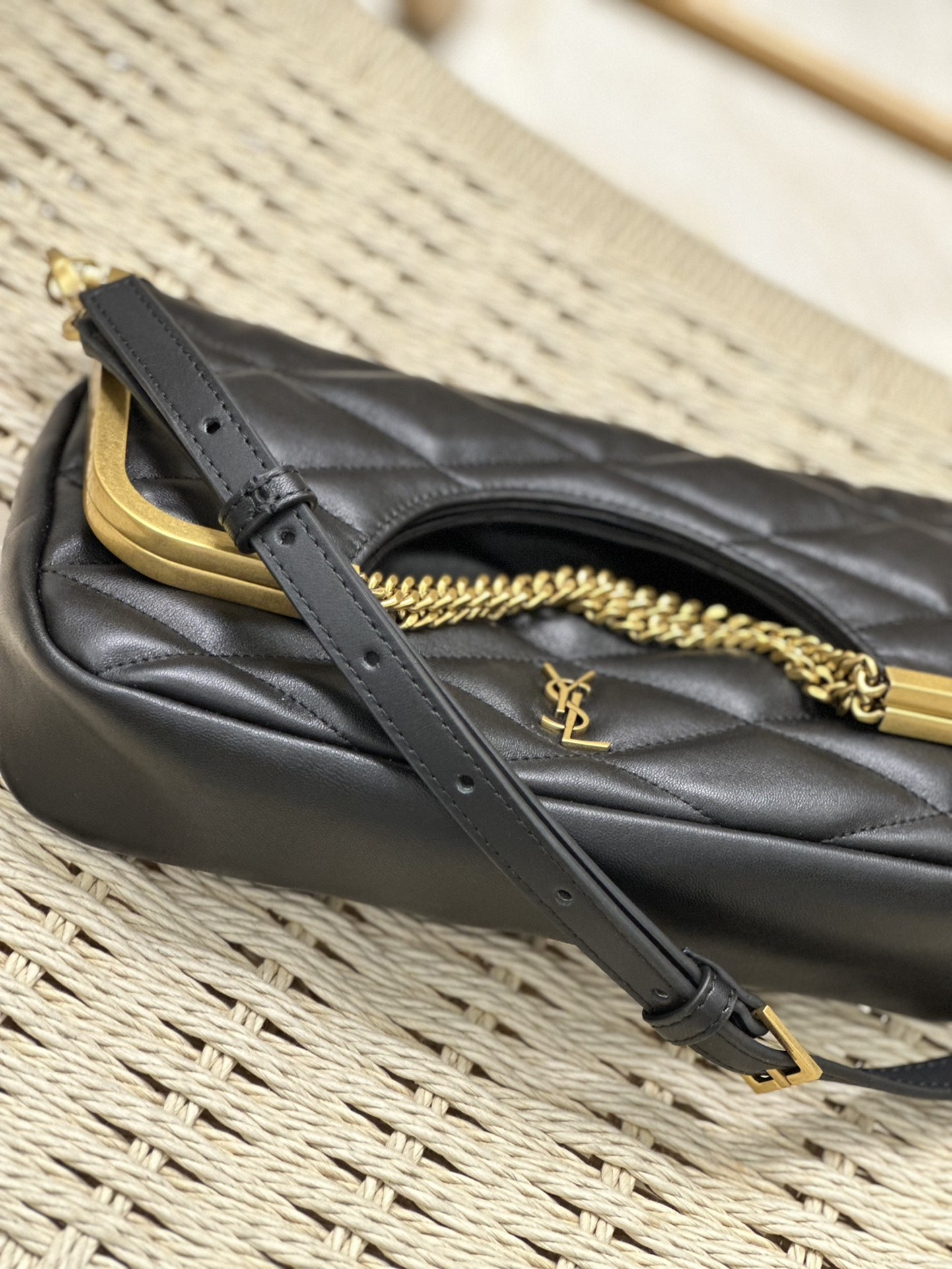 Y51 87 in quilted lambskin 26x13x5cm