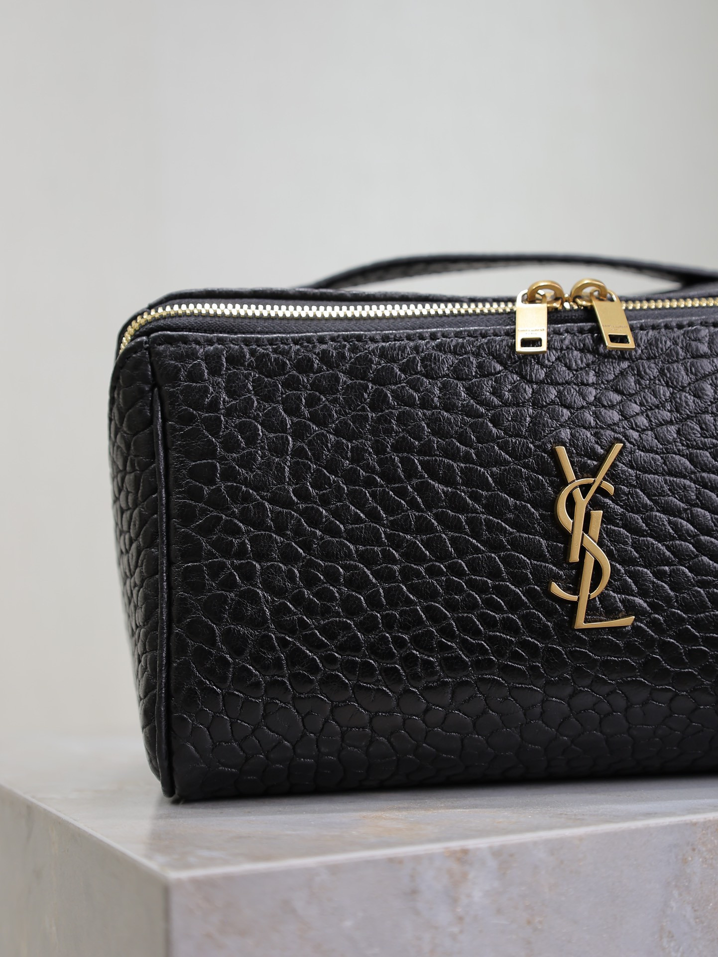 Y51 GABY Vanity Case in Grained Leather 21x13x13cm
