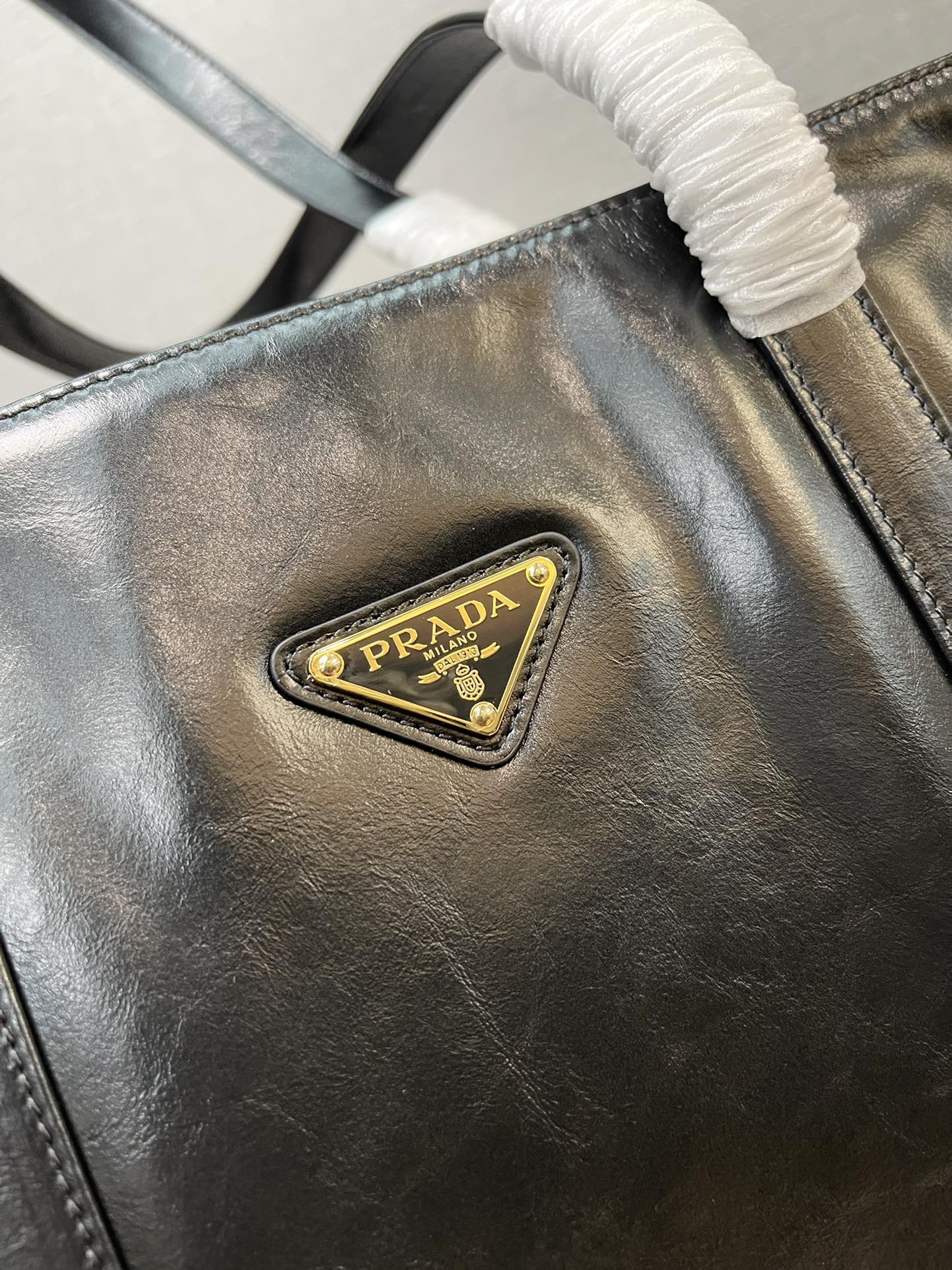 Pra*a Large leather tote bag 31x39x10cm