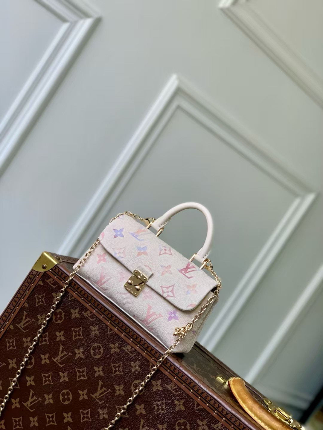 LV Nano Madeleine M25596 21x12.5x6cm