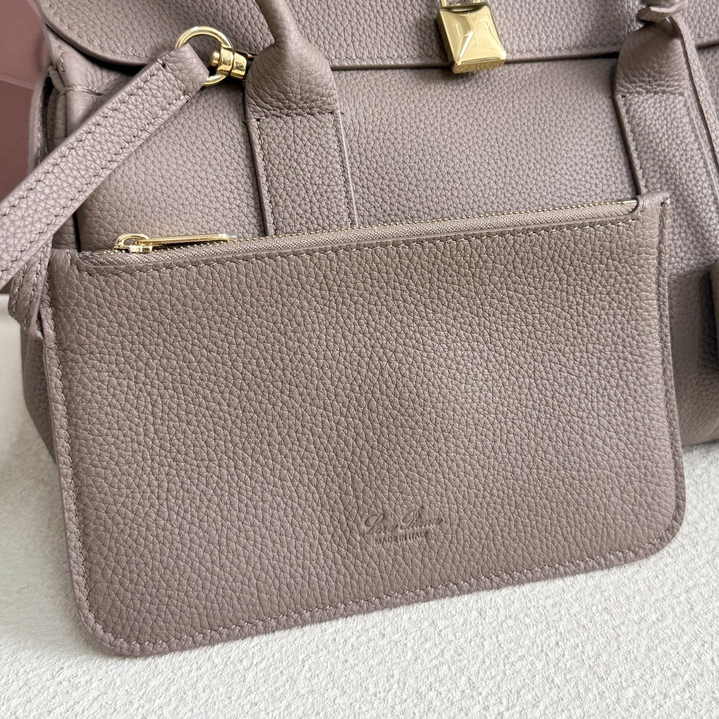 L0r0 P1ana Loom L25 Calfskin 25x18x12.5cm