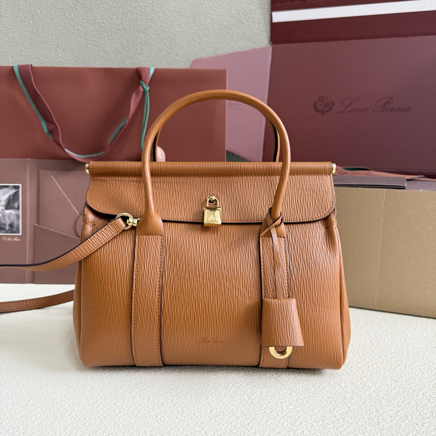 L0r0 P1ana Loom L25 Calfskin 25x18x12.5cm
