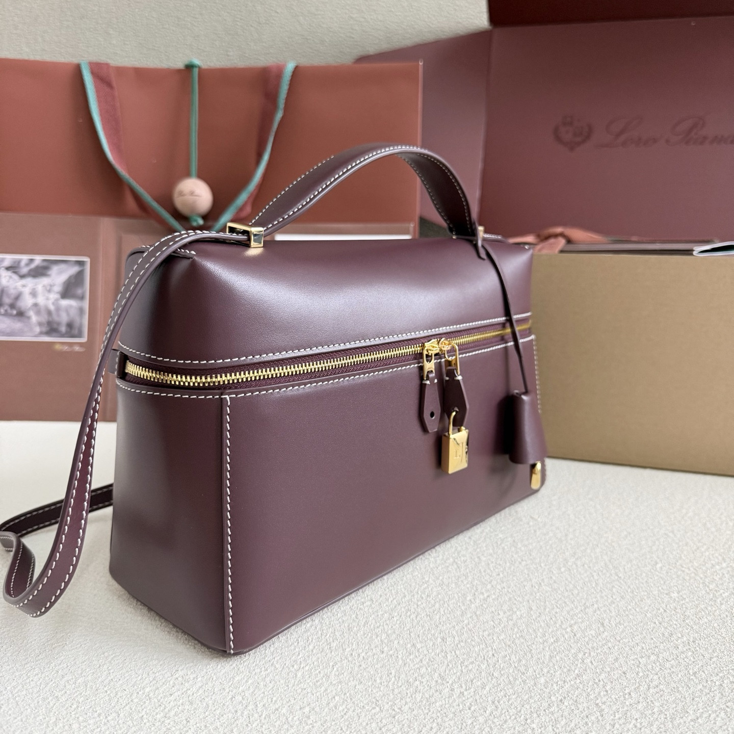 L0r0 P1ana Extra Pocket L27 Calfskin 16x27x10cm