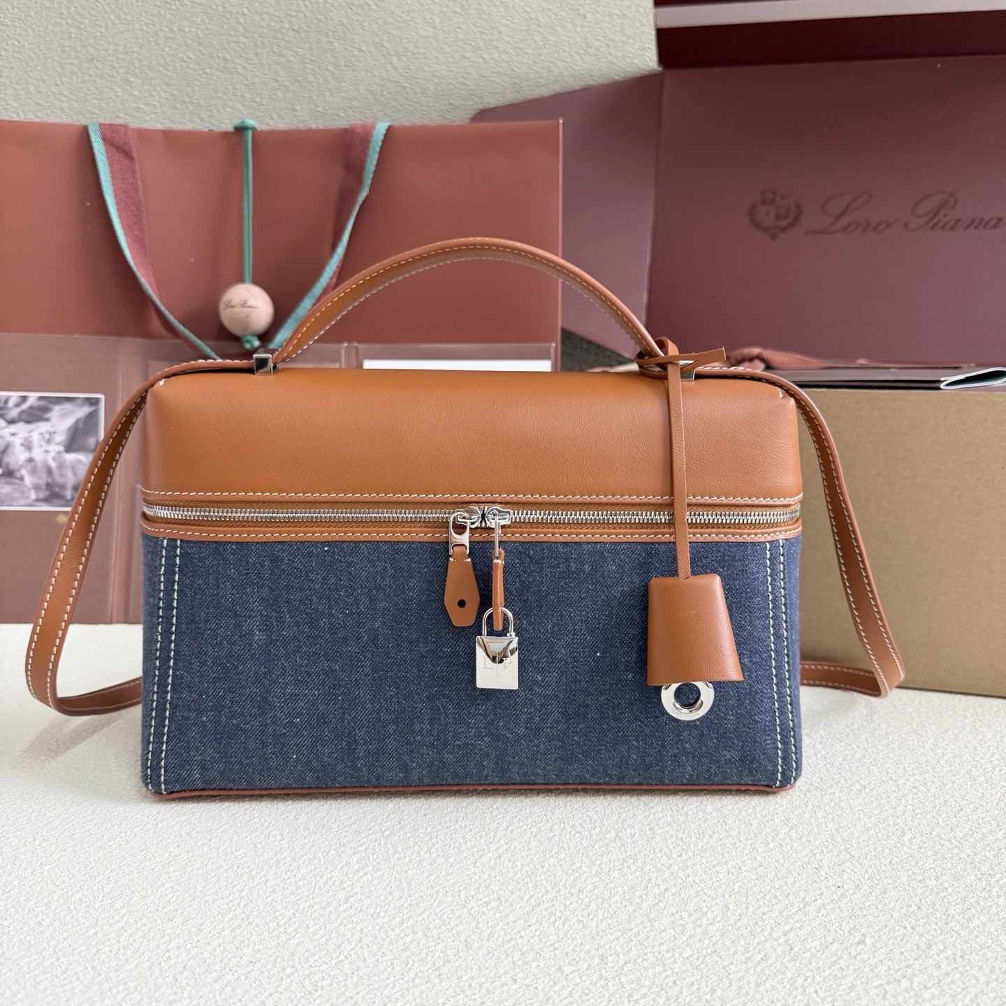 L0r0 P1ana Extra Pocket L27 16x27x10cm