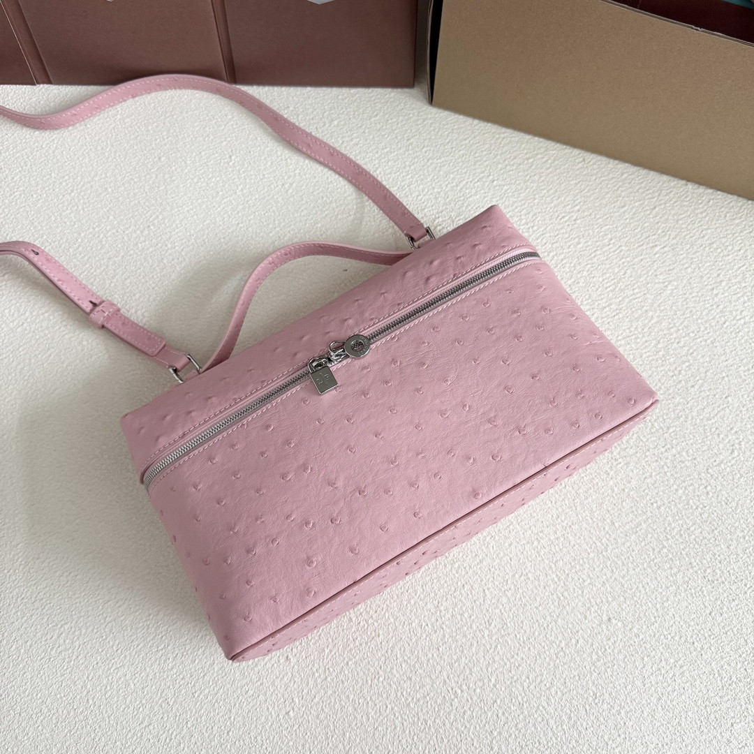 L0r0 P1ana Extra Pocket L27 Ostrich-grained Leather 16x27x10cm