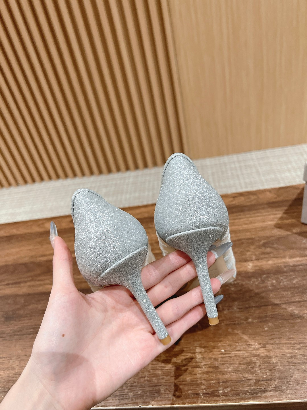 UA J1m*y Ch00 Pumps