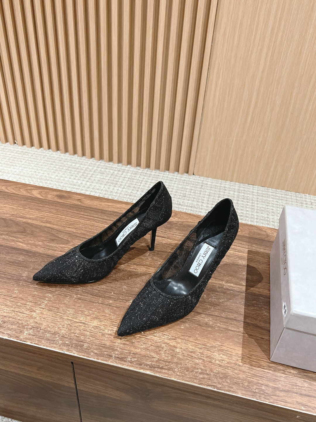 UA J1m*y Ch00 Pumps