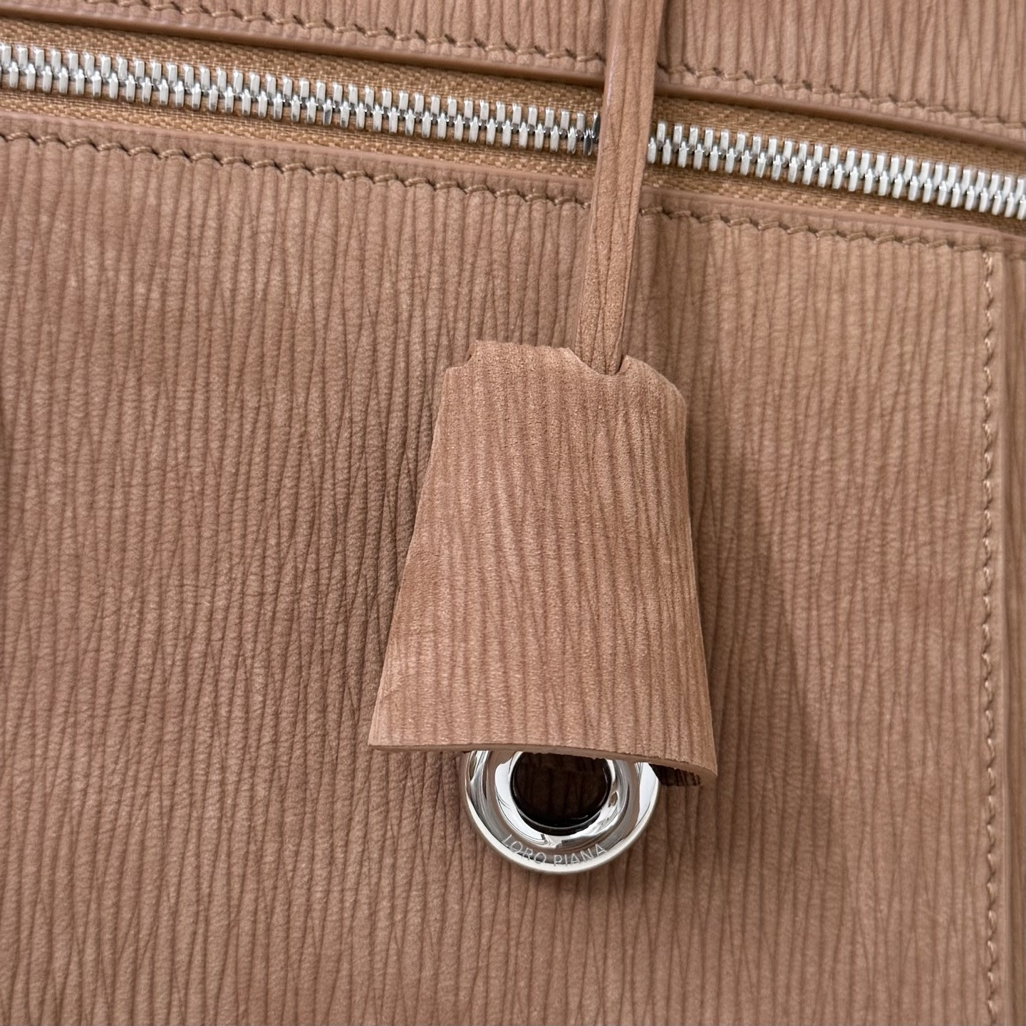 L0r0 P1ana Extra Pocket L27 16x27x10cm