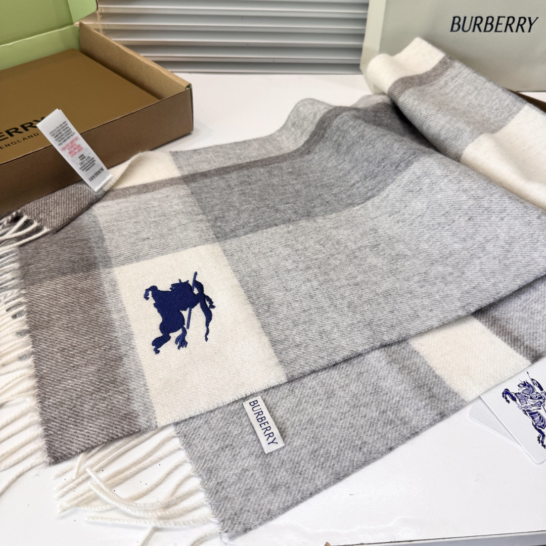 Bv*b*rry Ripple-patterned scarf 32x200cm