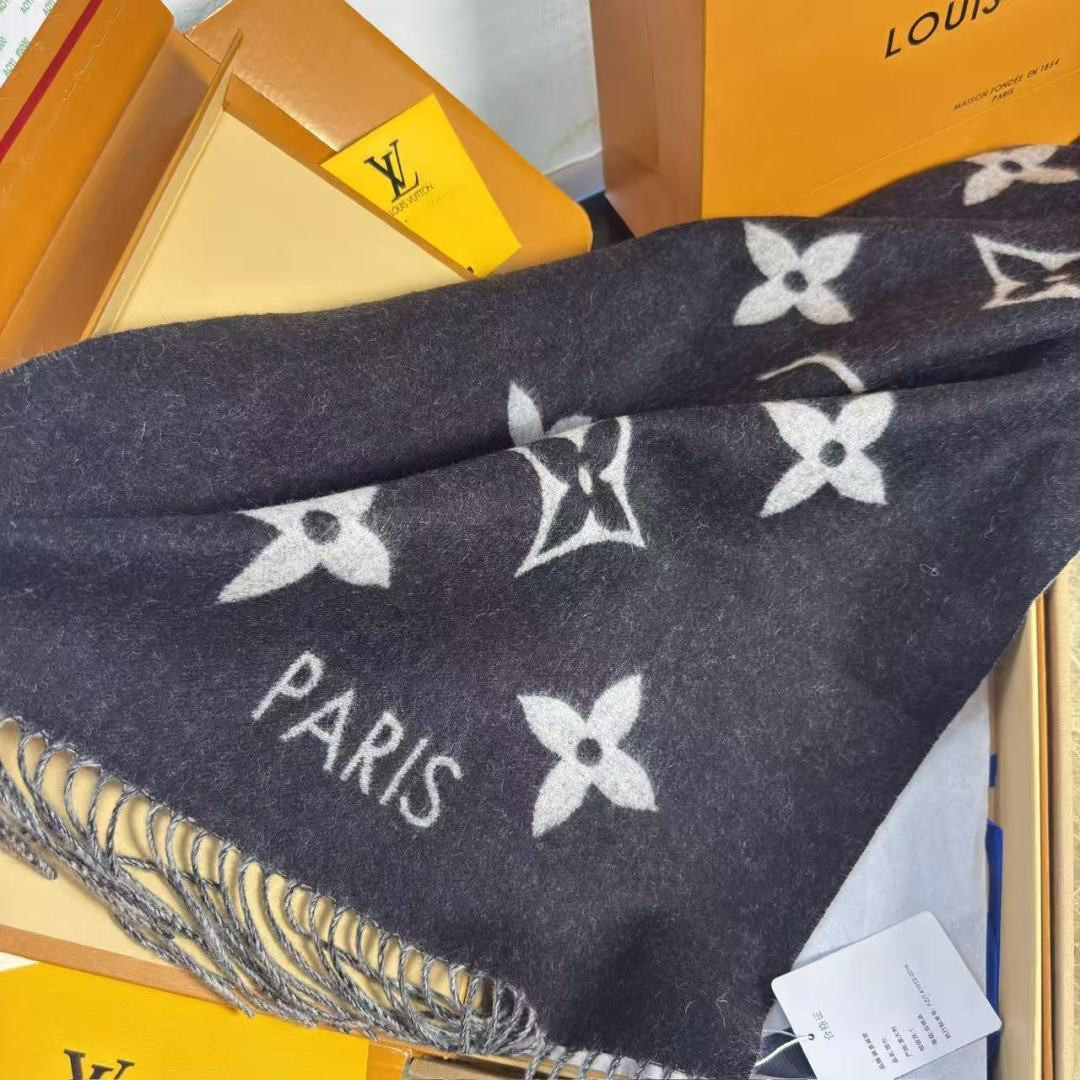 L0vis Vvtt0n Wild Reykjavik scarf 45x170cm 100% cashmere