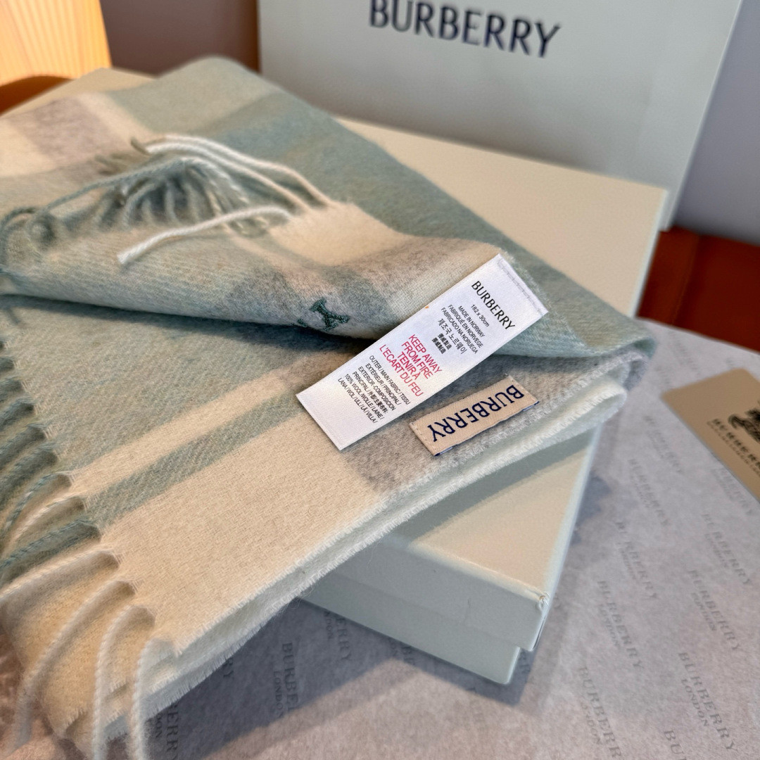 Bv*b*rry scarf 32x180cm 100% cashmere