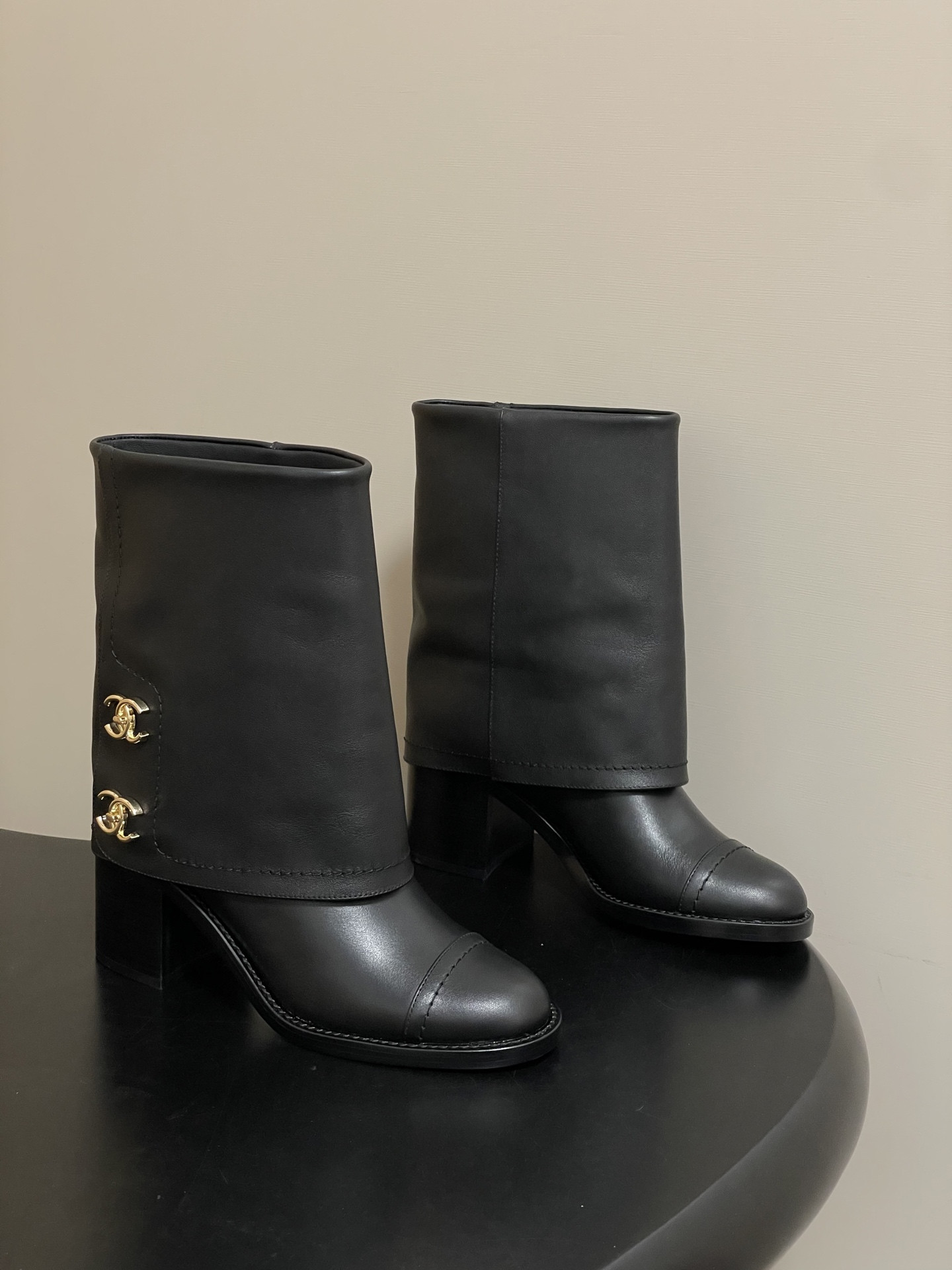 UA Ch**el Short Boots 7cm Heel