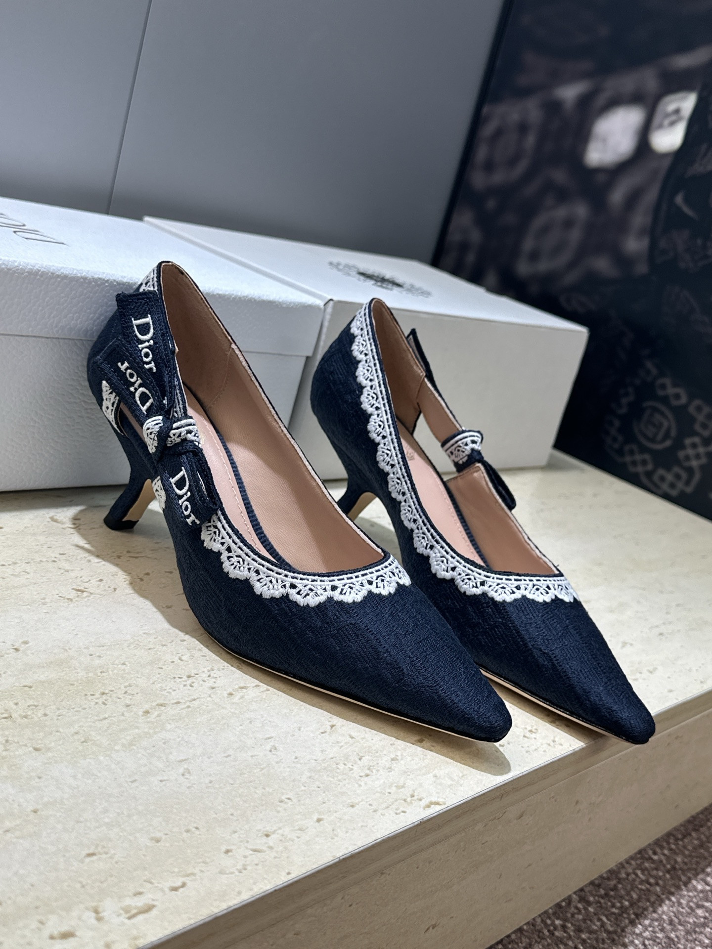 UA D10r J'AD10r Pump 6.5cm Heel
