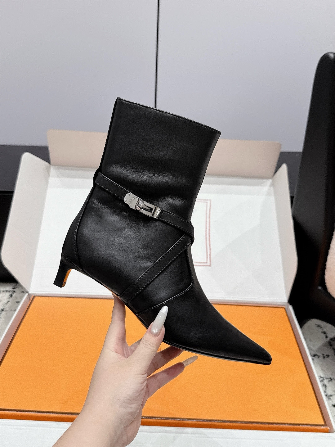 UA H**me5 Nice 40 Ankle Boot