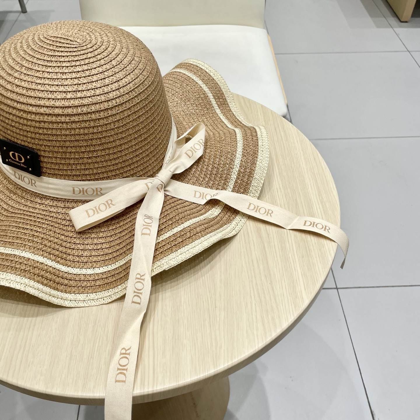 D10r Straw Hat 57cm Head Circumference