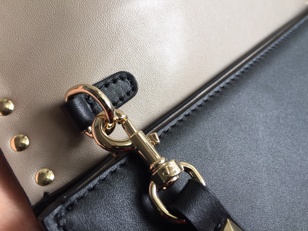 Va1e*ntin0 Garavani Rockstud Clutch Bag 28x16x5cm
