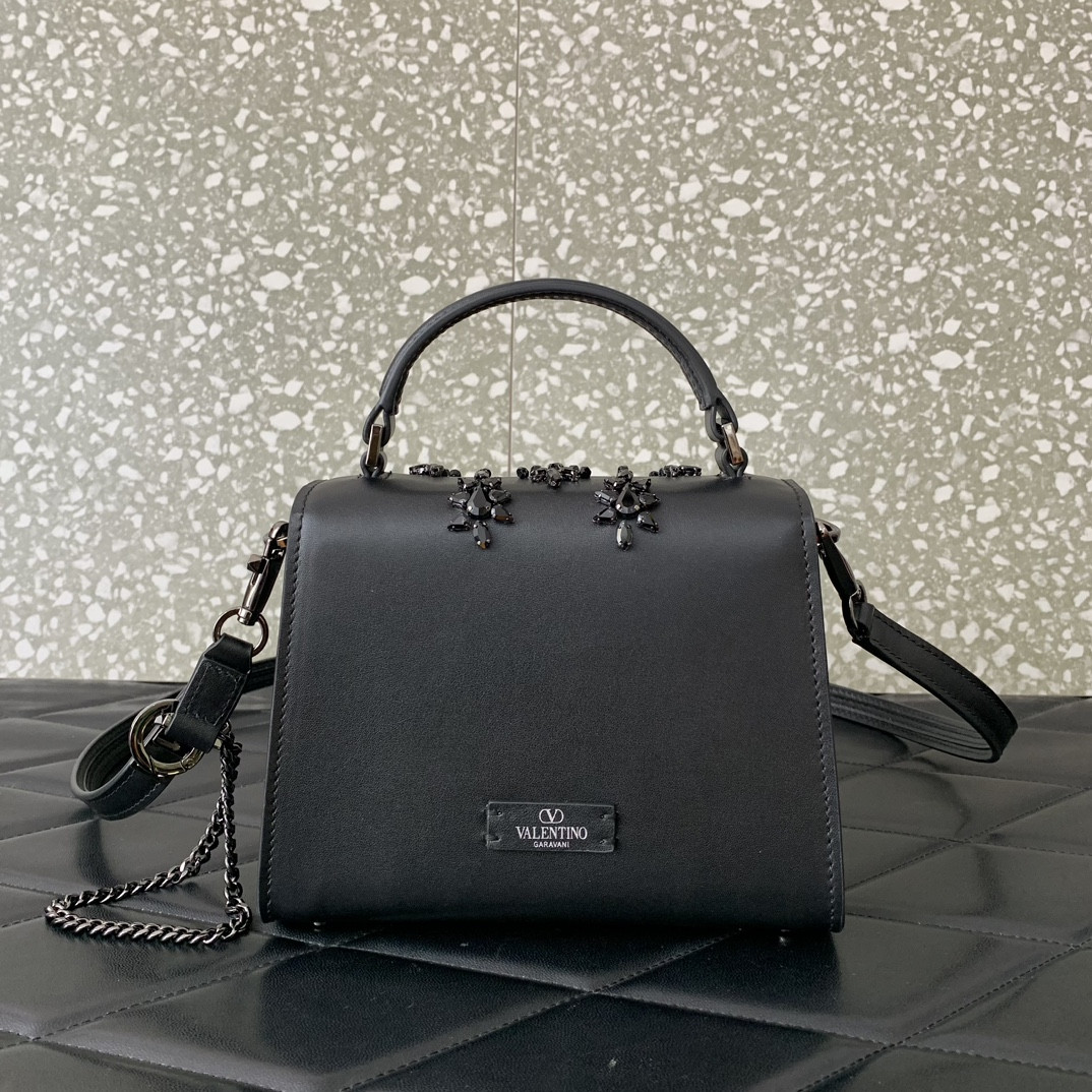 Va1e*ntin0 Garavani Vsling Mini Handbag 19x14x9cm