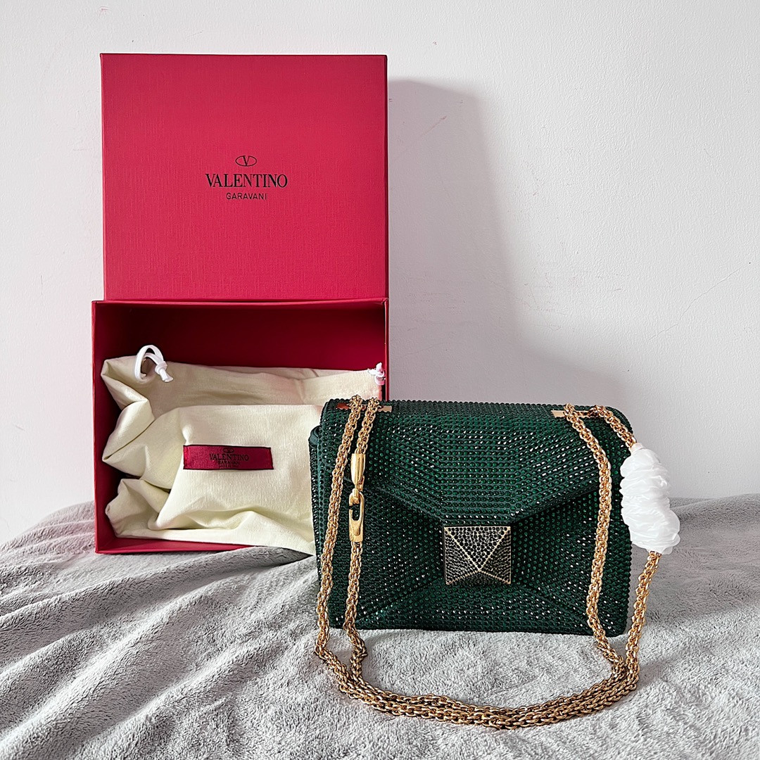 Va1e*ntin0 One Stud Bag 19x14x11cm