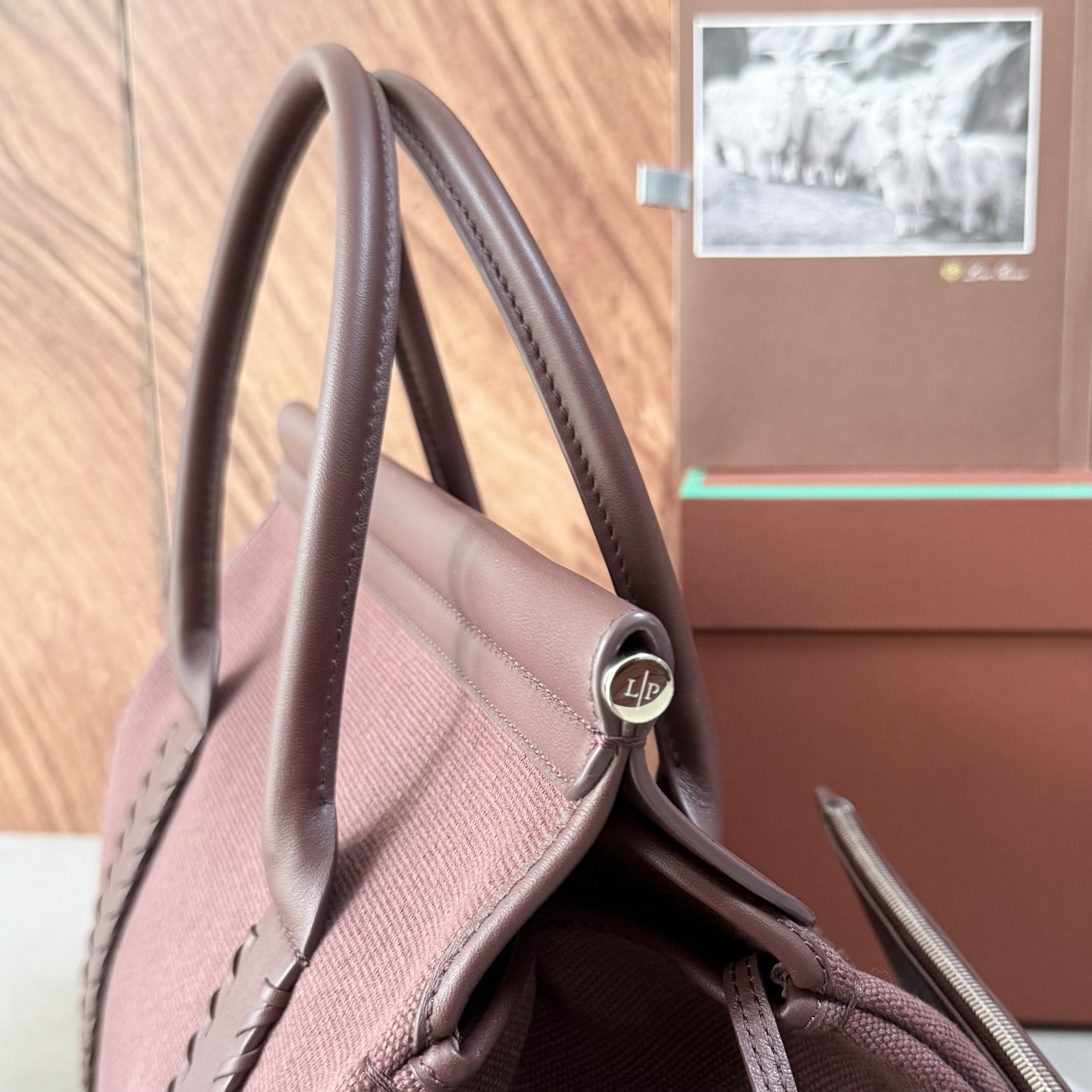 L0r0 P1ana Loom Bag L32 33 x 23 x 18 cm