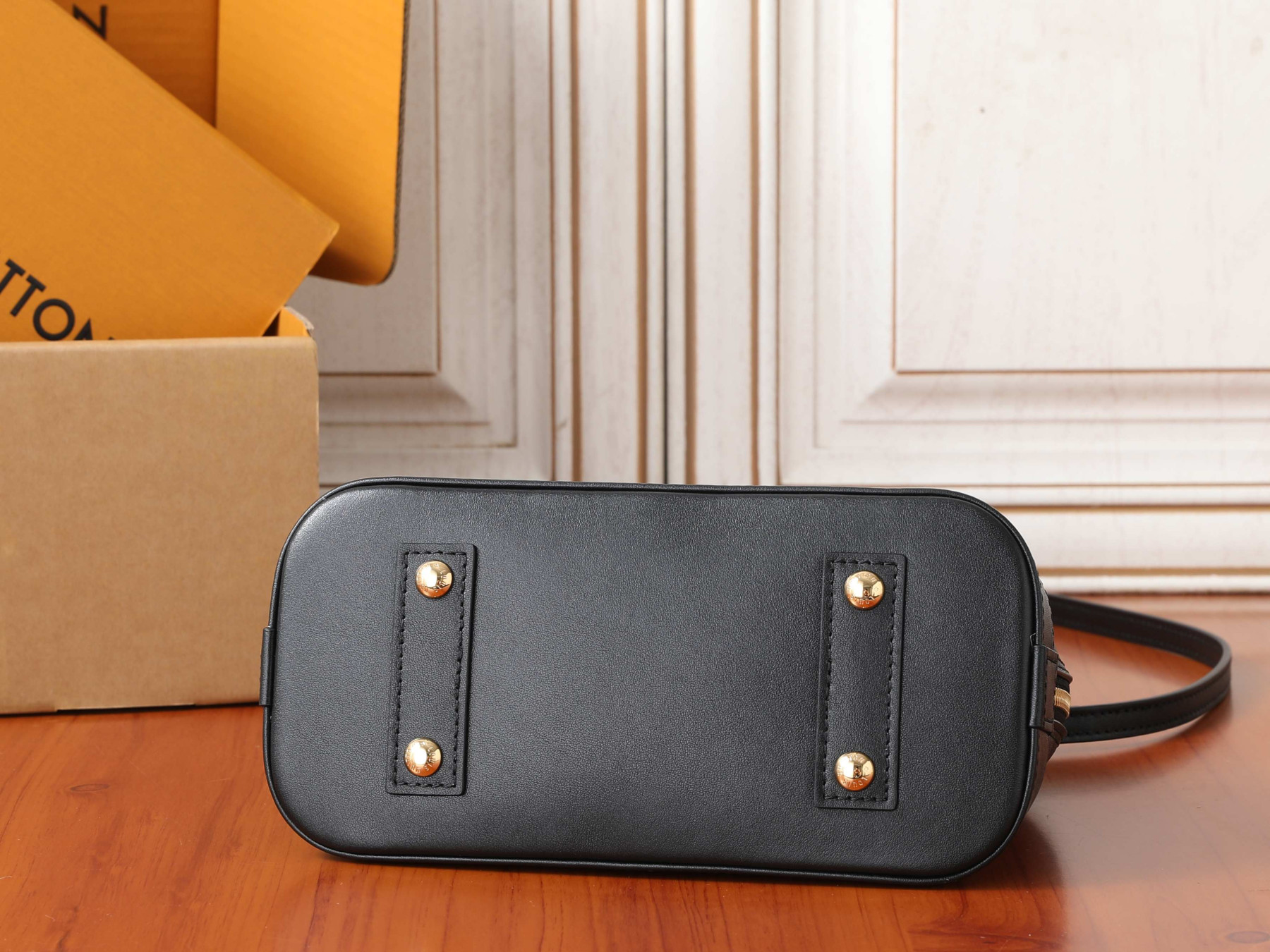 LV Alma BB M3A843 23.5x17.5x11.5 cm
