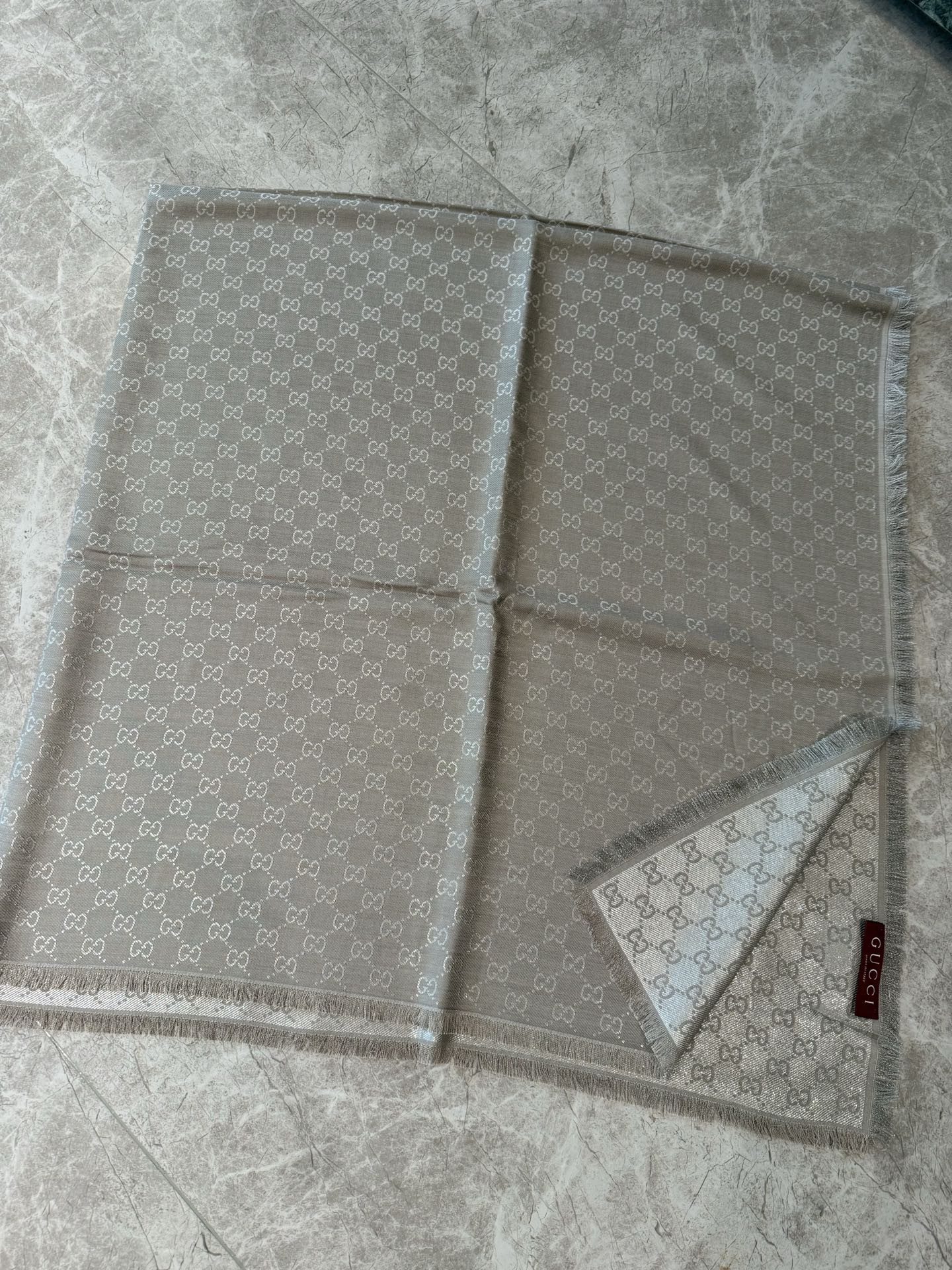 Gvc*1 scarf 140x140cm