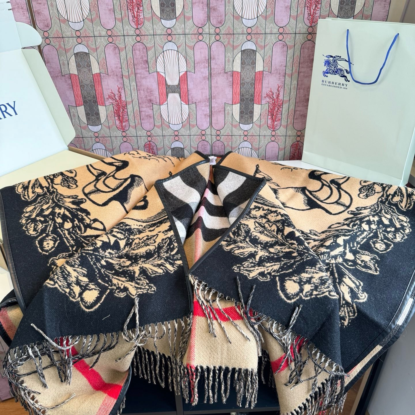 Bv*b*rry Shawl 140x140cm