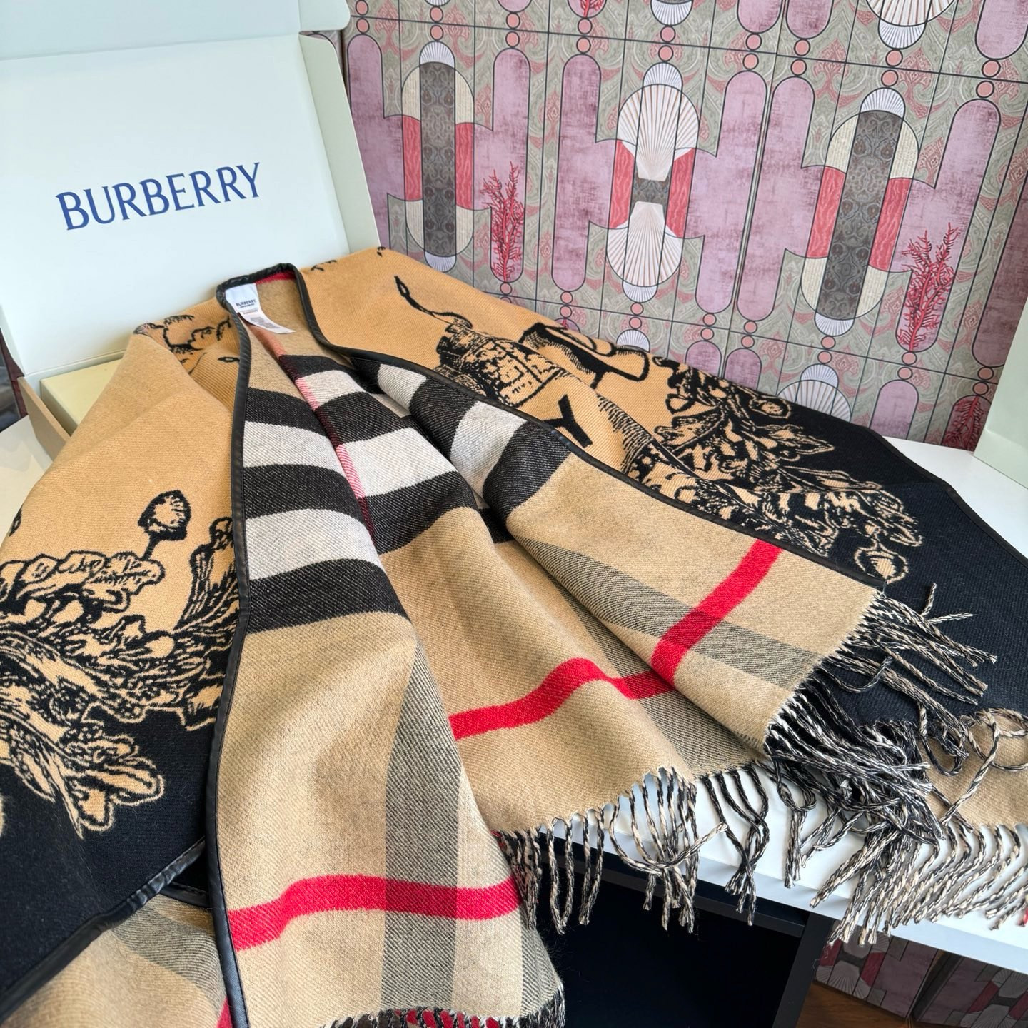 Bv*b*rry Shawl 140x140cm