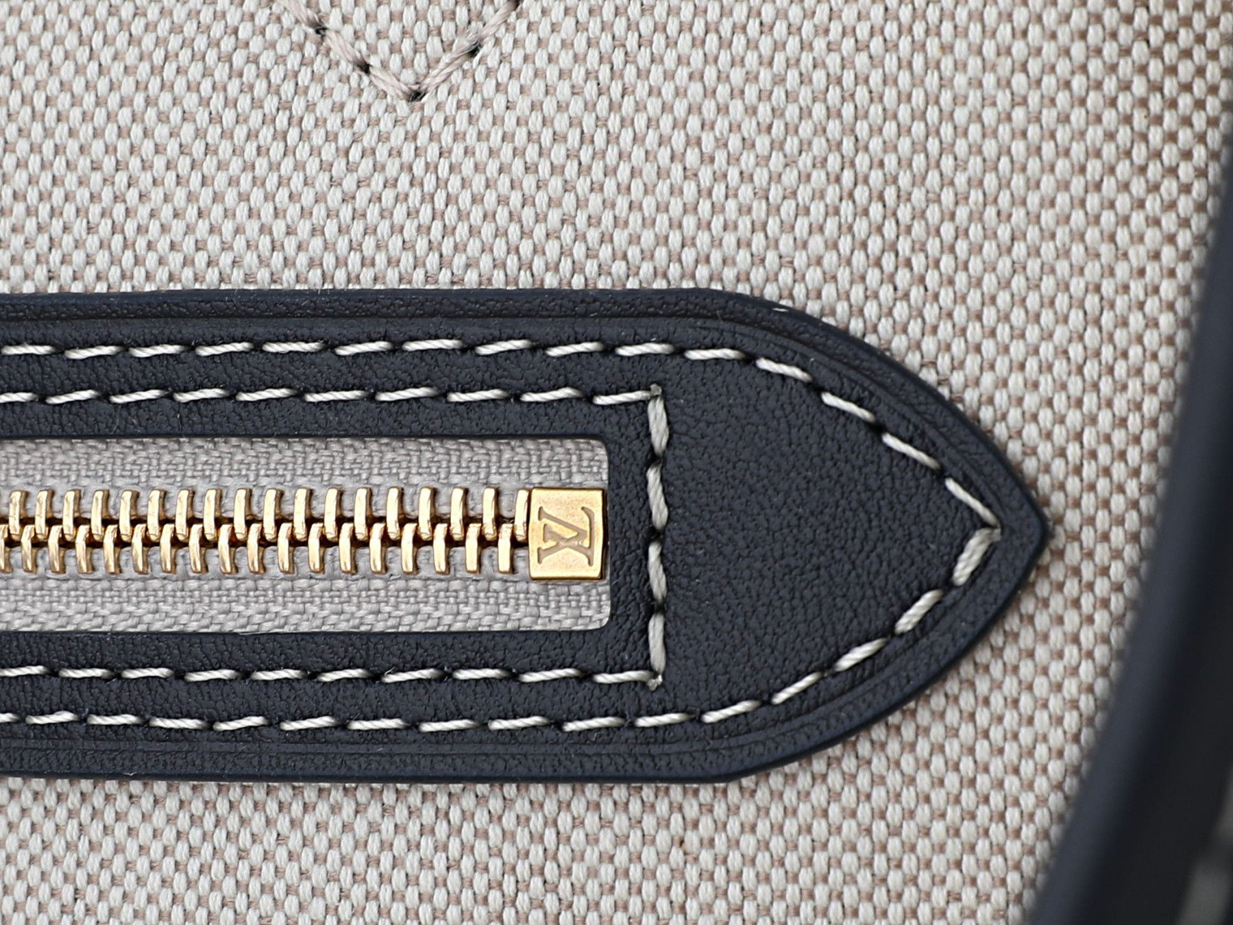LV Neverfull MM M2A096 47 x 28 x 14 cm Without Box